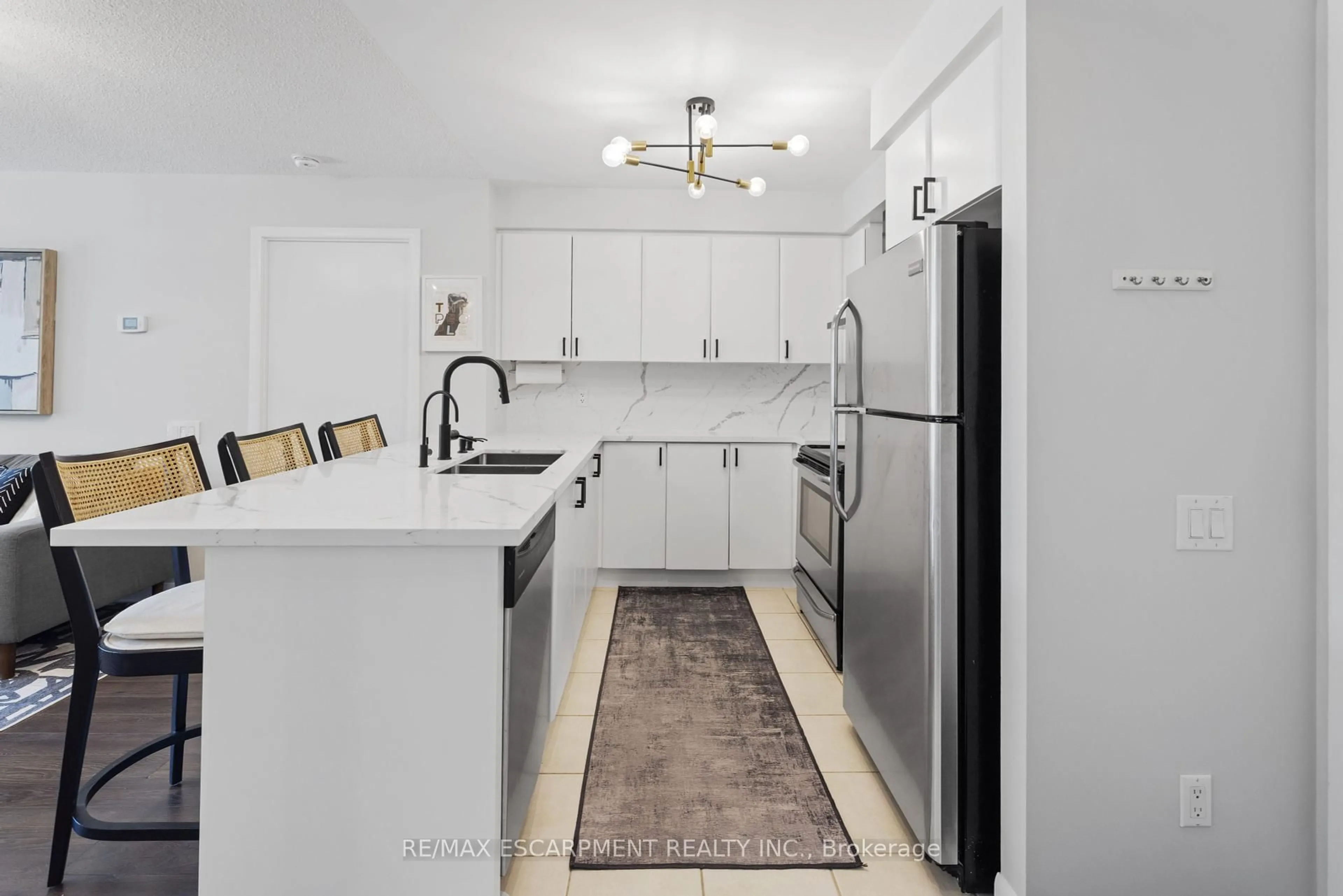 Standard kitchen, ceramic/tile floor for 525 Wilson Ave #434, Toronto Ontario M3H 0A7