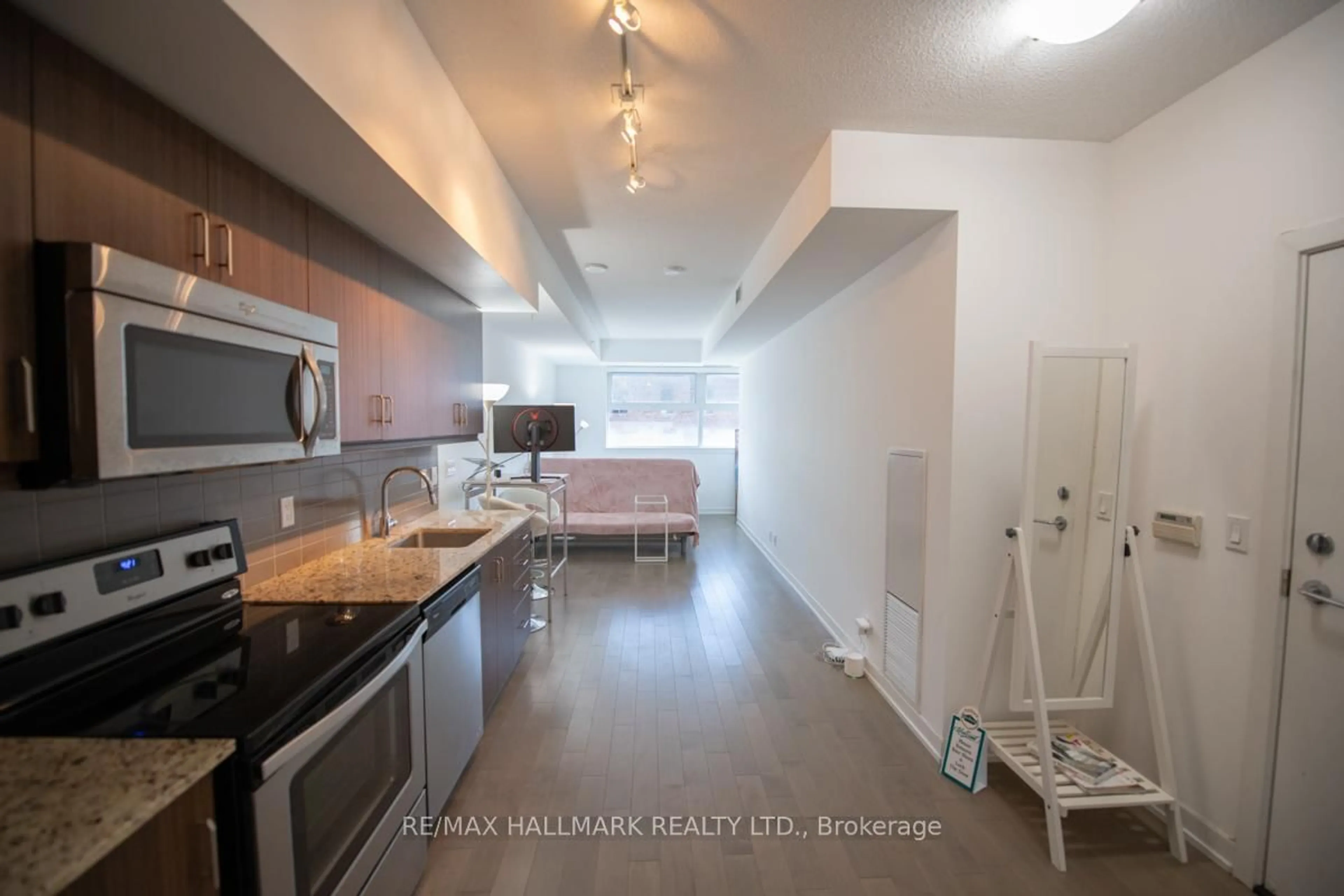 Unknown for 10 Willison Sq #602, Toronto Ontario M5T 0A8