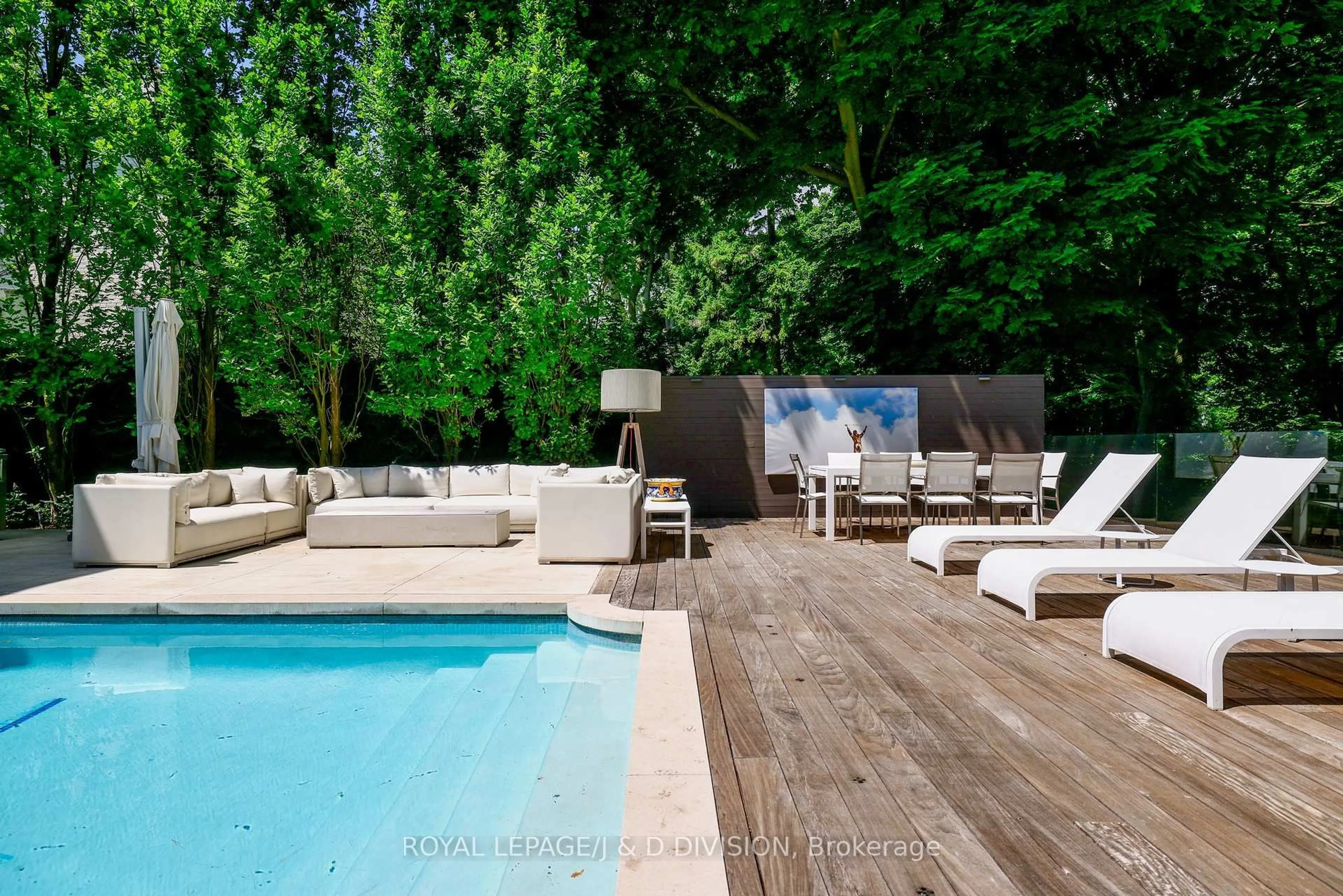 Pool for 20 Forest Glen Cres, Toronto Ontario M4N 2E8
