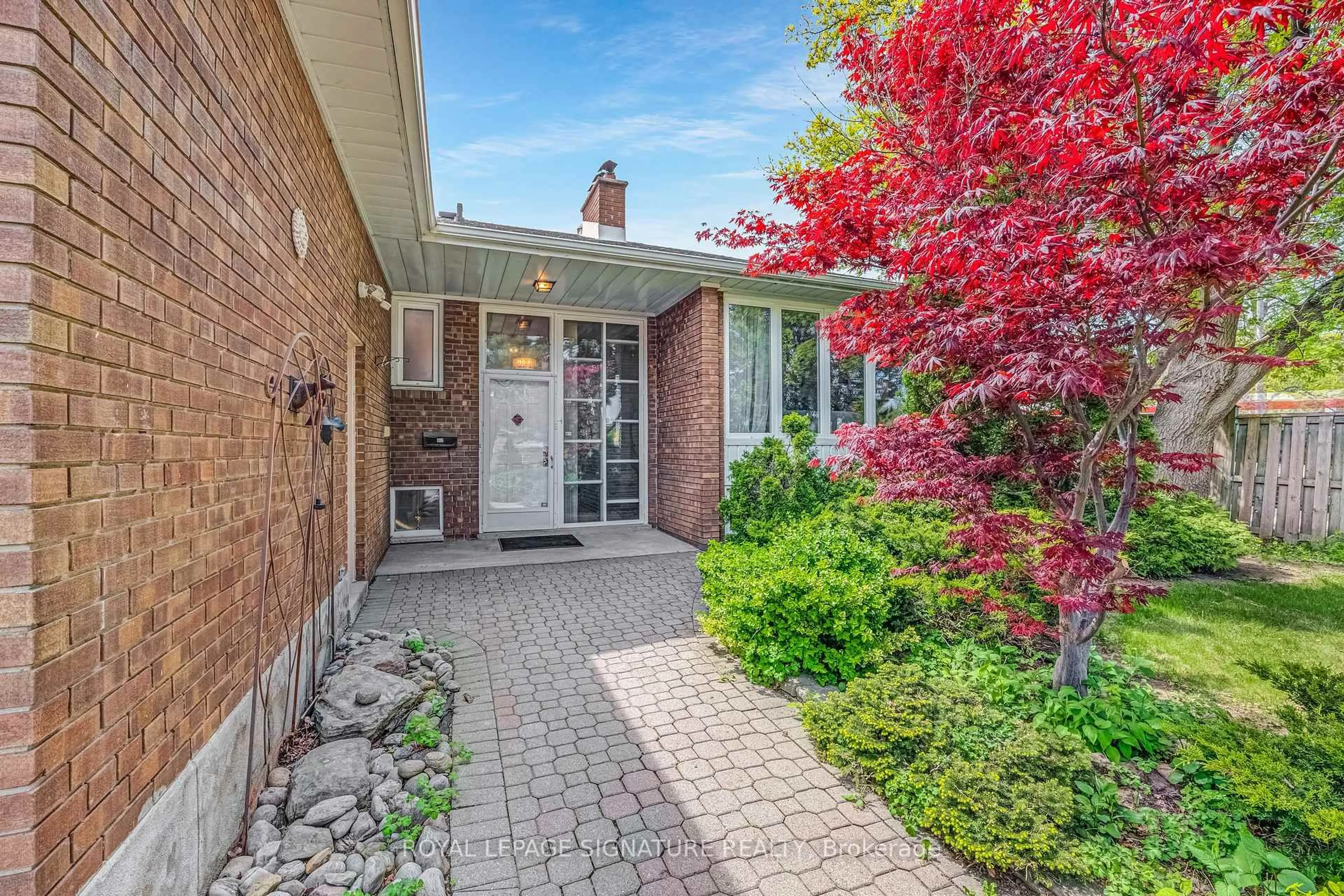 Home with brick exterior material, street for 86 Heathview Ave, Toronto Ontario M2K 2C5