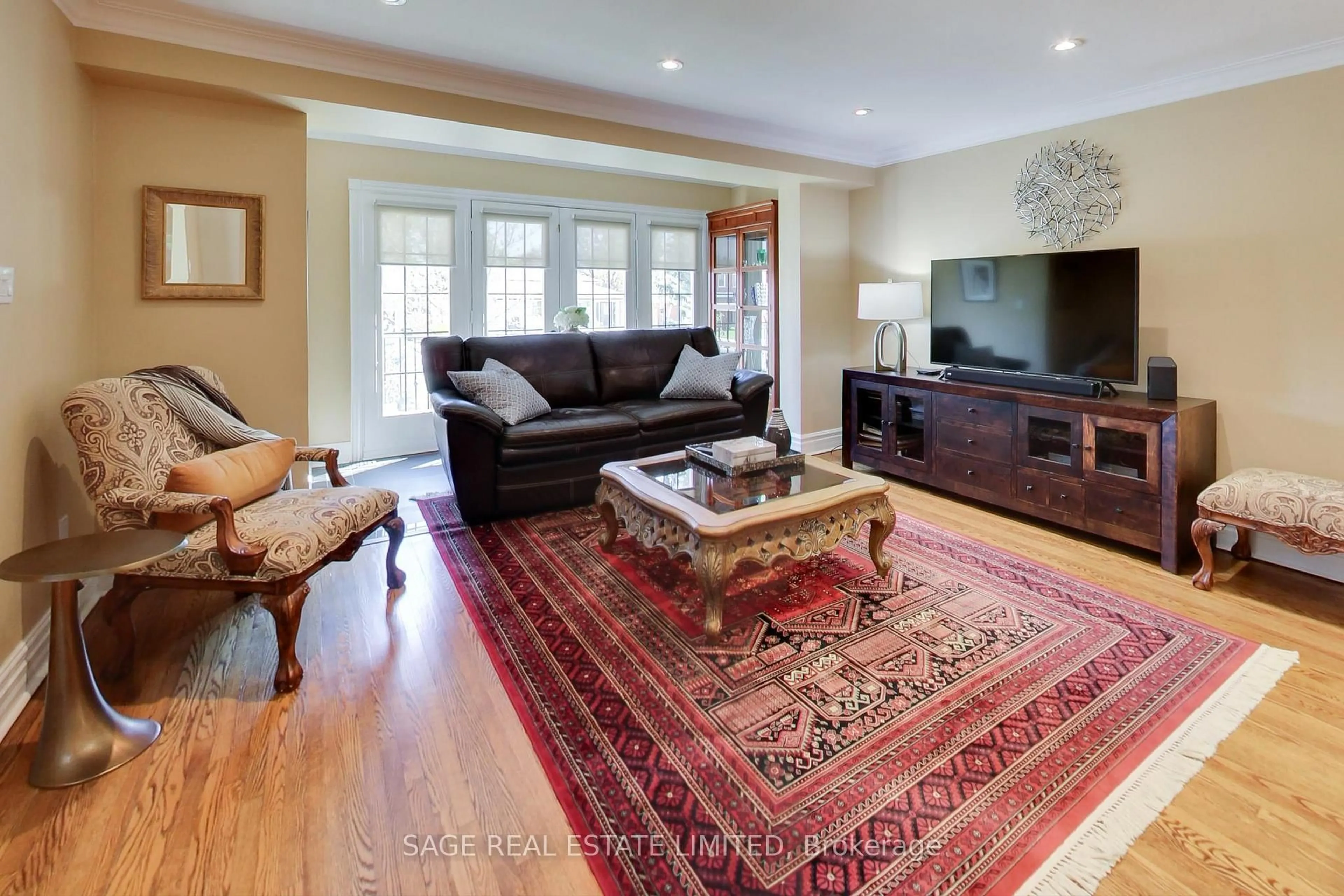Living room with furniture, unknown for 108 Madawaska Ave, Toronto Ontario M2M 2R4