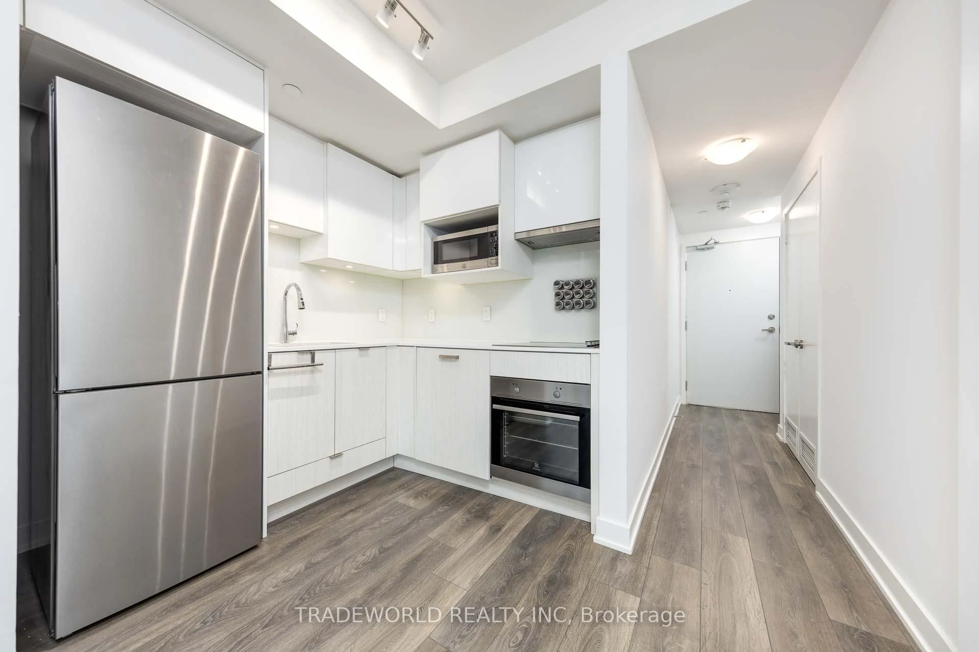 Standard kitchen, unknown for 195 Redpath Ave #1214, Toronto Ontario M4P 0E4