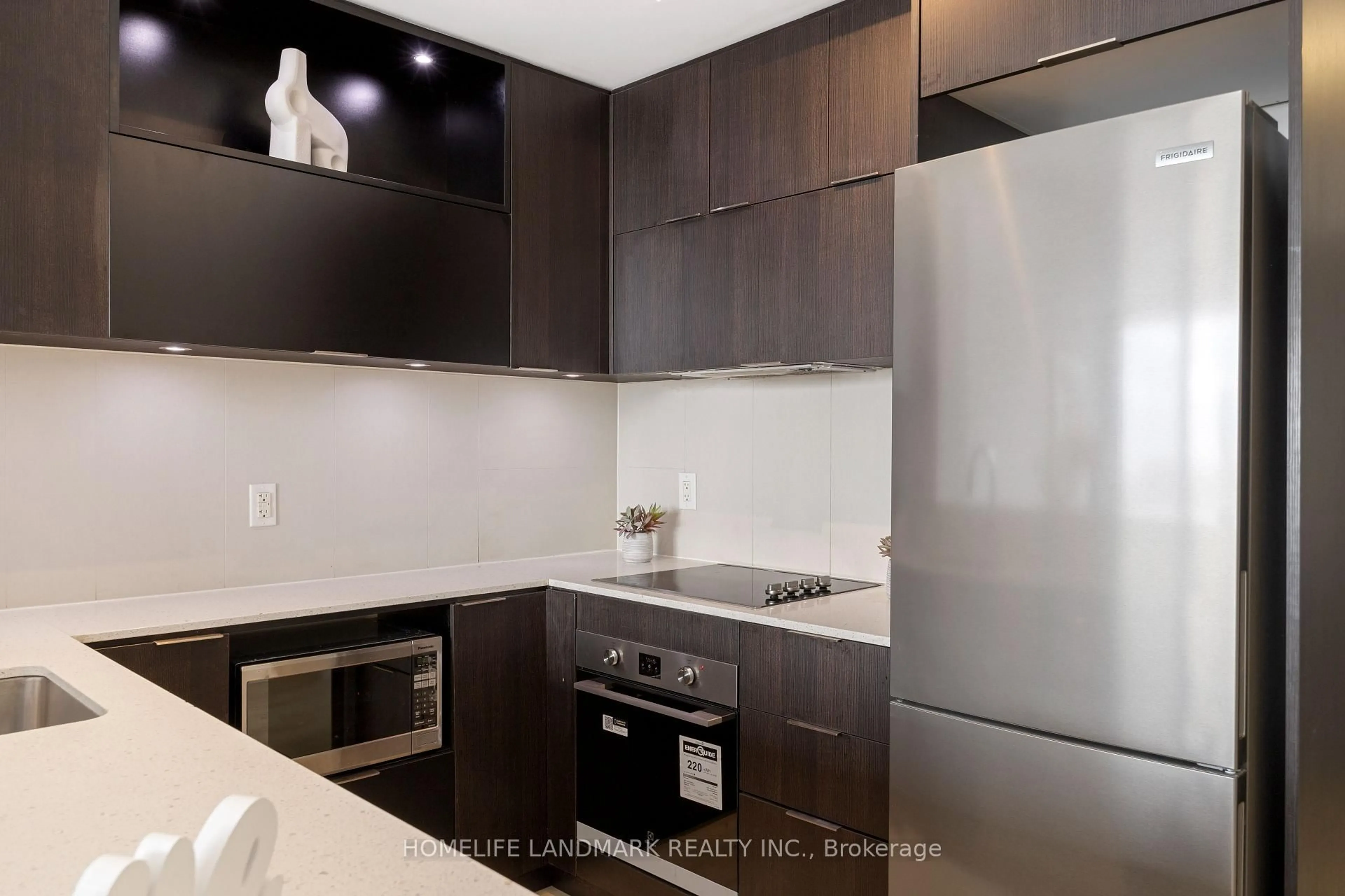 Standard kitchen, unknown for 170 Sumach St #1803, Toronto Ontario M5A 0C3
