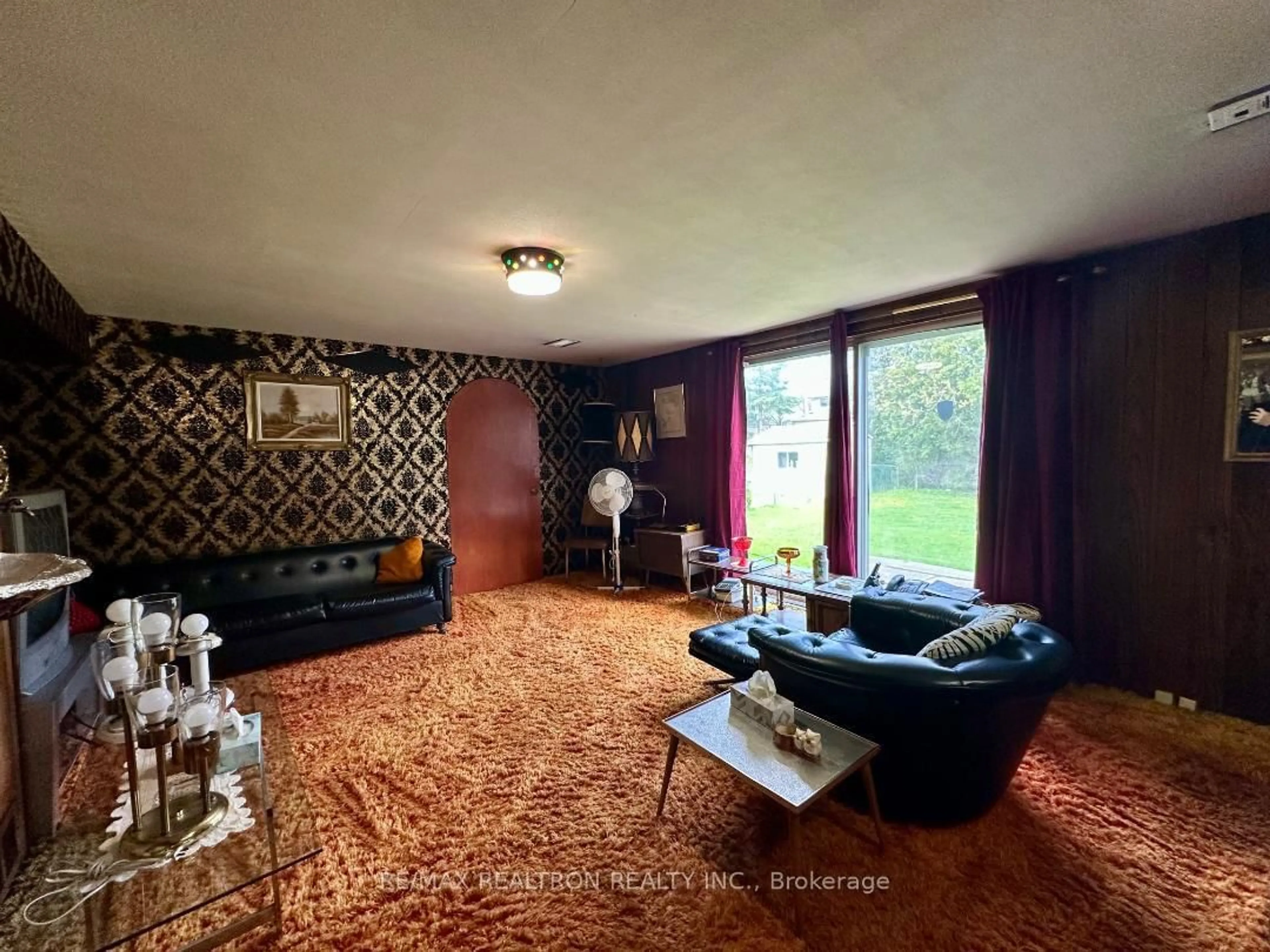 A pic of a room for 344 Pleasant Ave, Toronto Ontario M2R 2R4