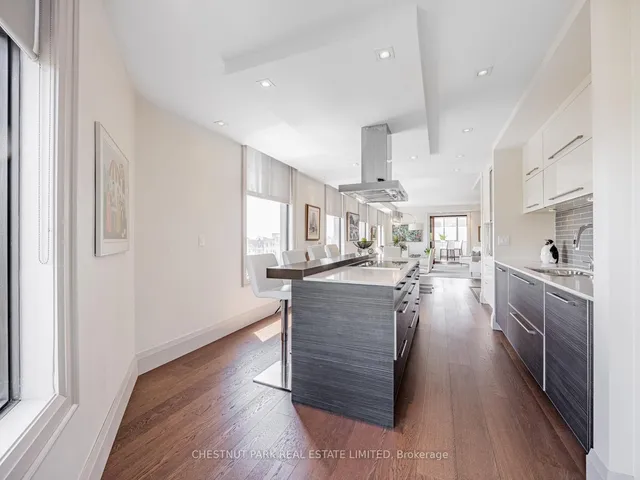 Additional property image - 423 Avenue Rd Unit 8