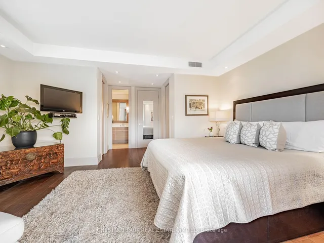 Additional property image - 423 Avenue Rd Unit 8