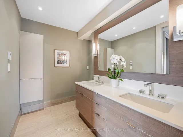 Additional property image - 423 Avenue Rd Unit 8