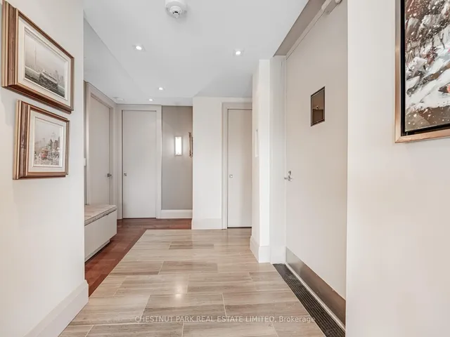Additional property image - 423 Avenue Rd Unit 8