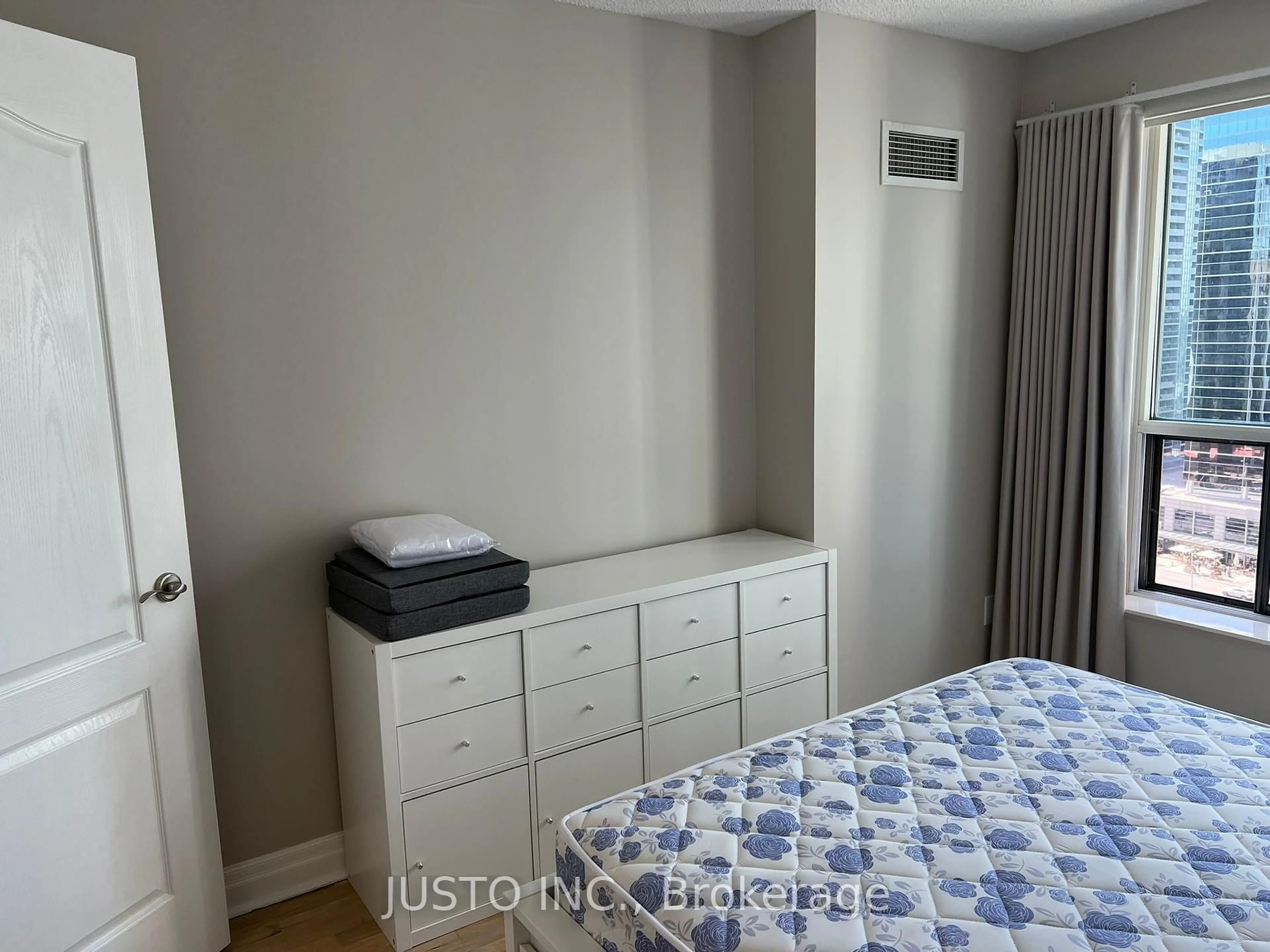 A pic of a room for 188 Doris Ave #1818, Toronto Ontario M2N 6Z5