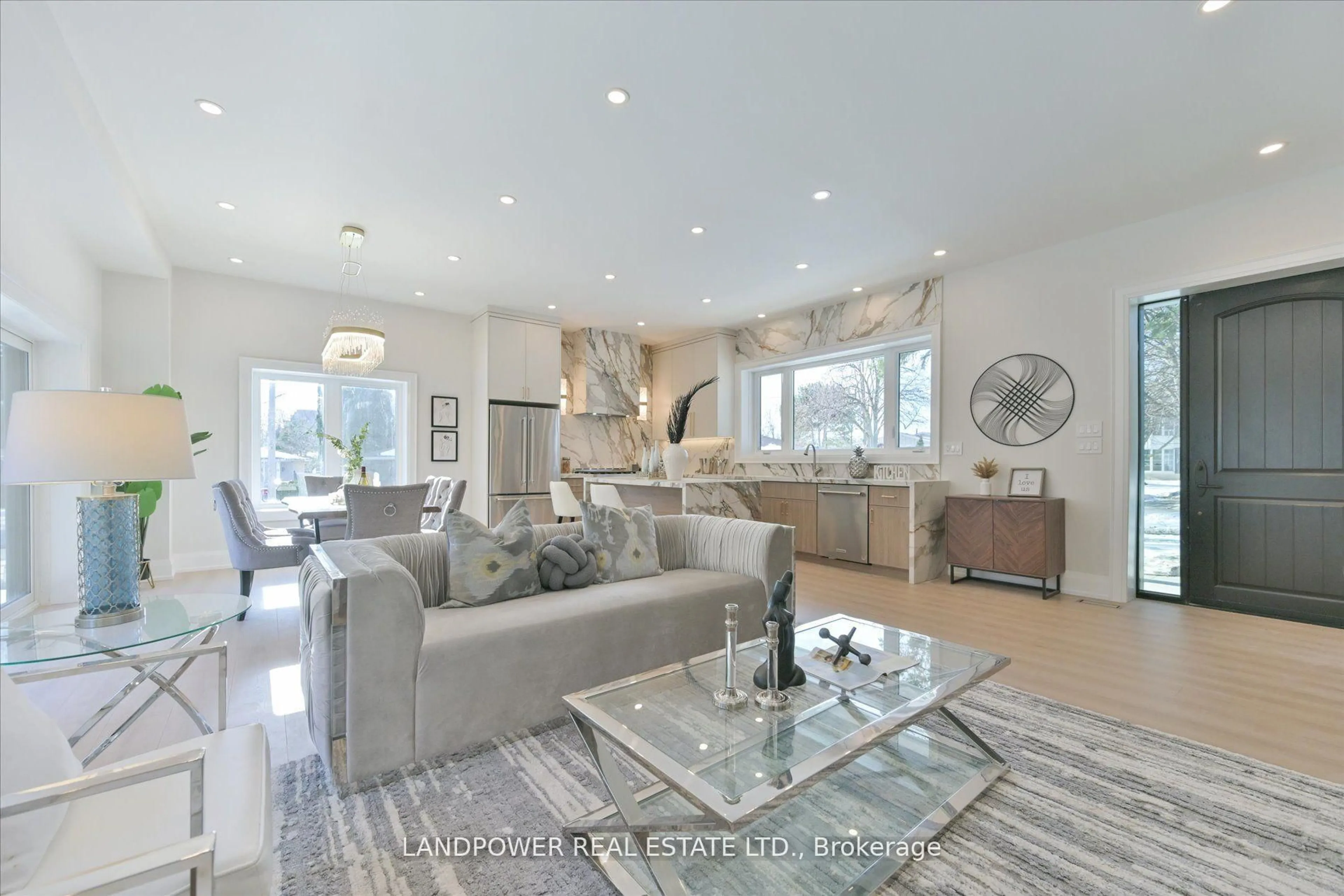 Living room with furniture, unknown for 5 Trailside Dr, Toronto Ontario M2J 2E1