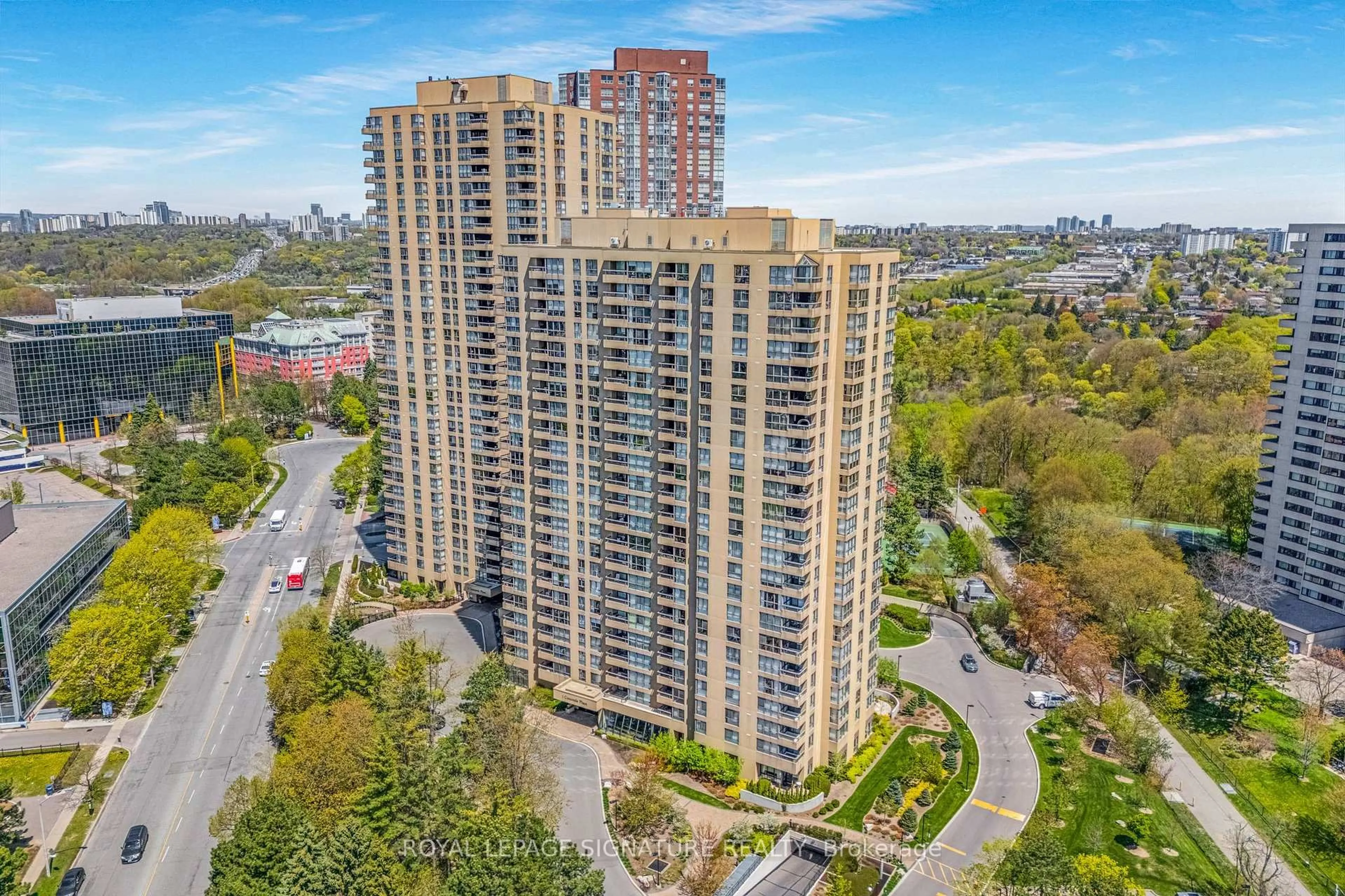 A pic from outside/outdoor area/front of a property/back of a property/a pic from drone, city buildings view from balcony for 1 Concorde Pl #1004, Toronto Ontario M3C 3K6