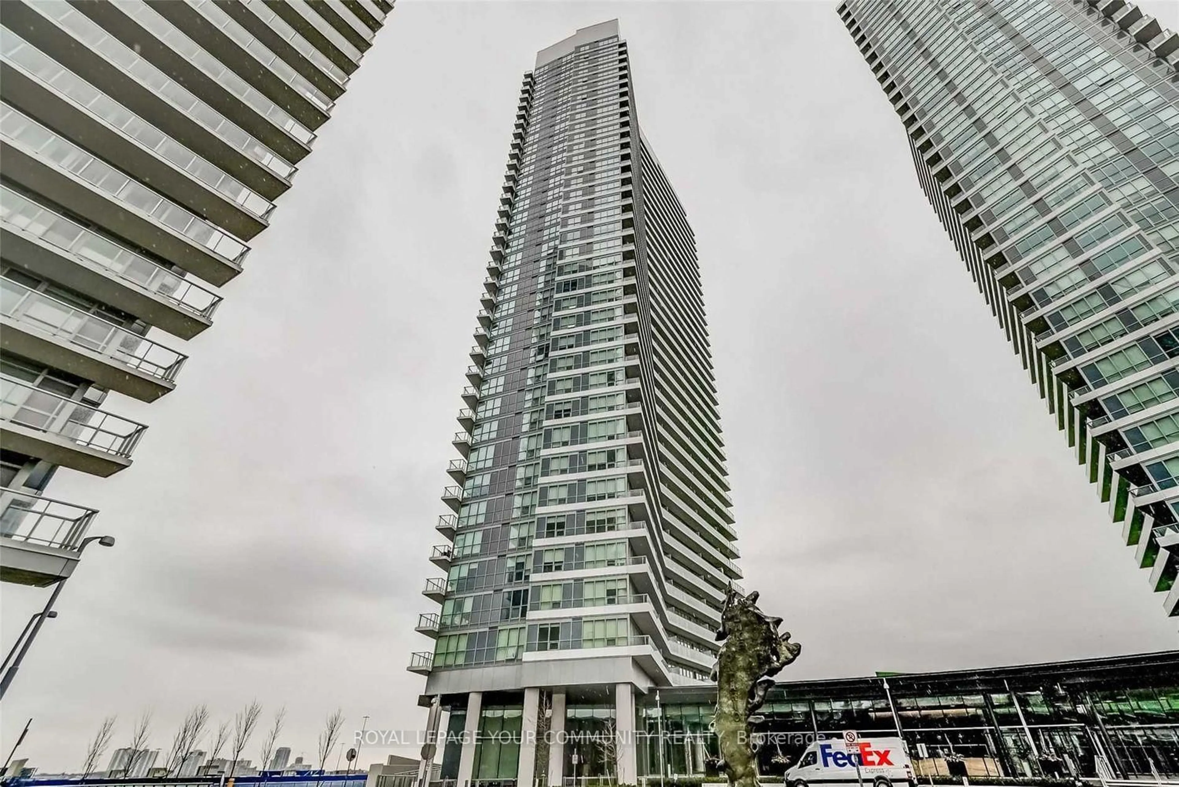 Indoor foyer for 115 McMahon Dr #2703, Toronto Ontario M2K 0E3
