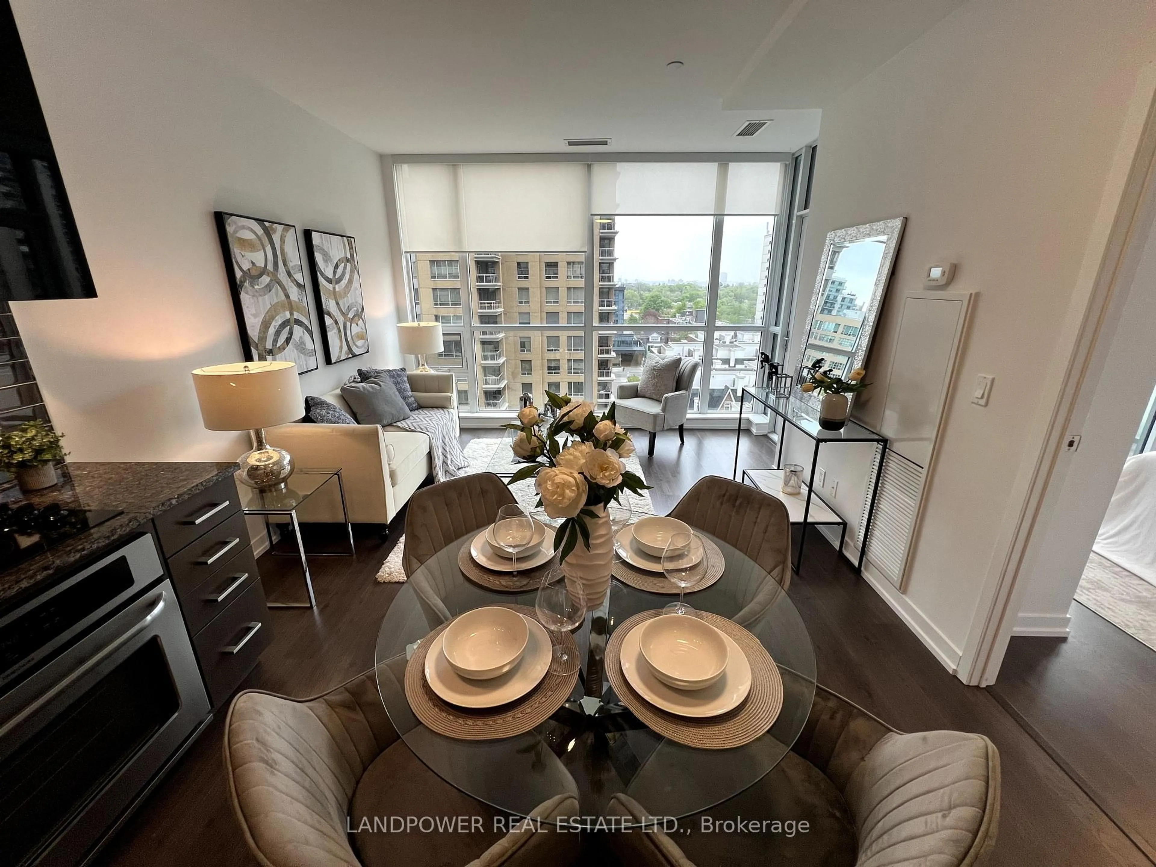 Dining room, wood/laminate floor for 98 Lillian St #718, Toronto Ontario M4S 0A5