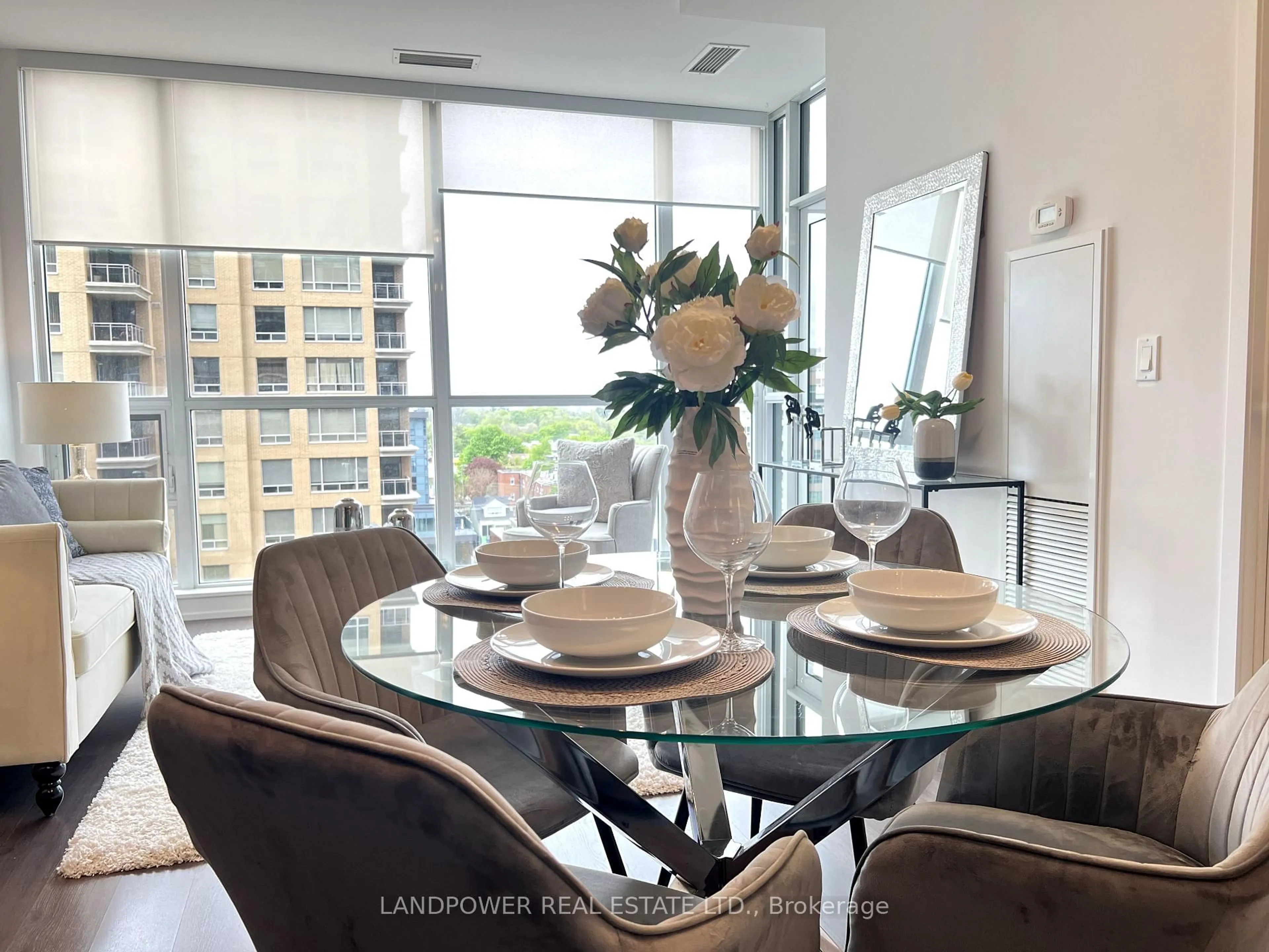 Dining room, wood/laminate floor for 98 Lillian St #718, Toronto Ontario M4S 0A5