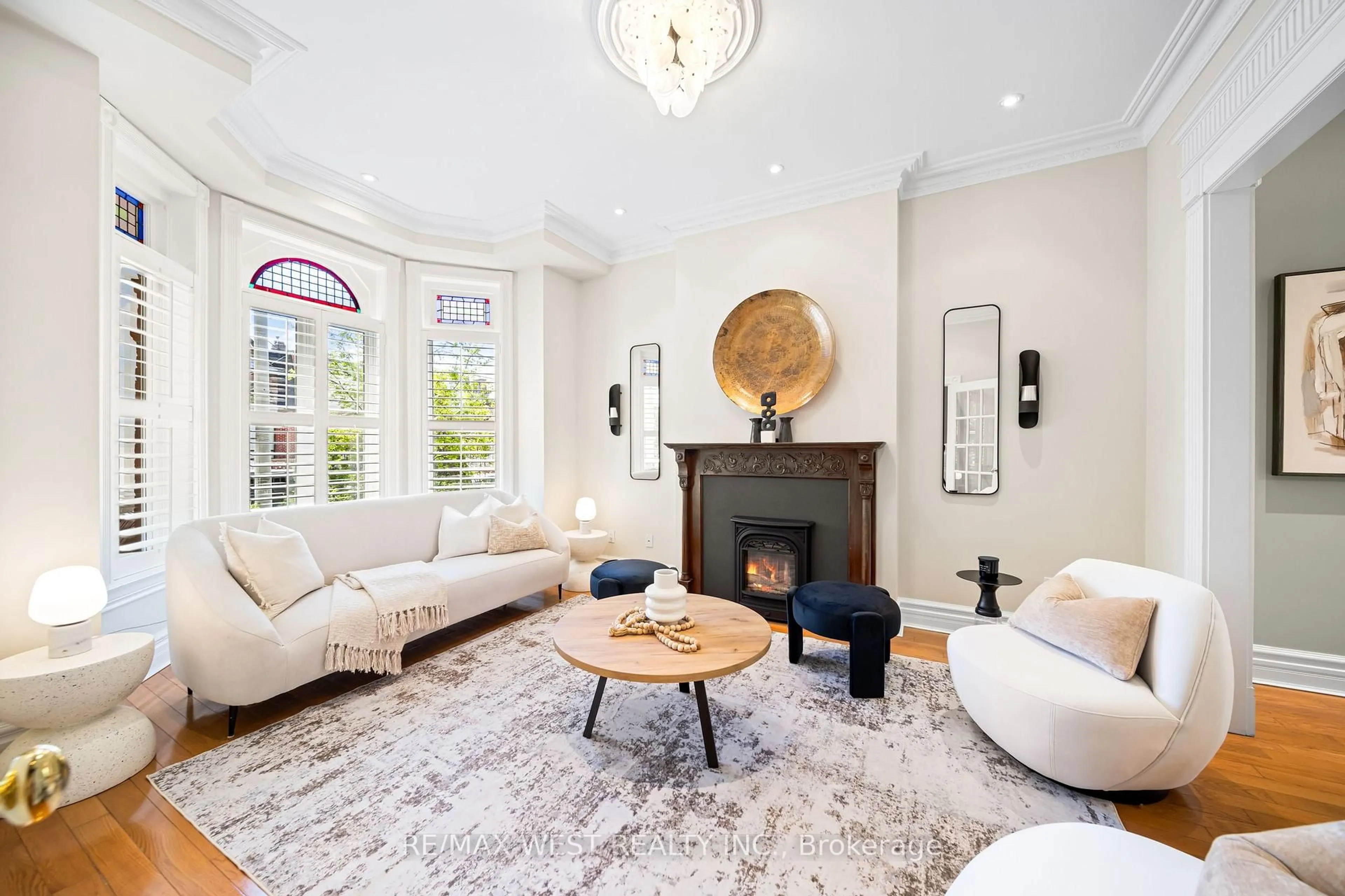 Living room with furniture, unknown for 14 Shannon St, Toronto Ontario M6J 2E7