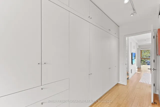 Additional property image - 215 Bowood Ave