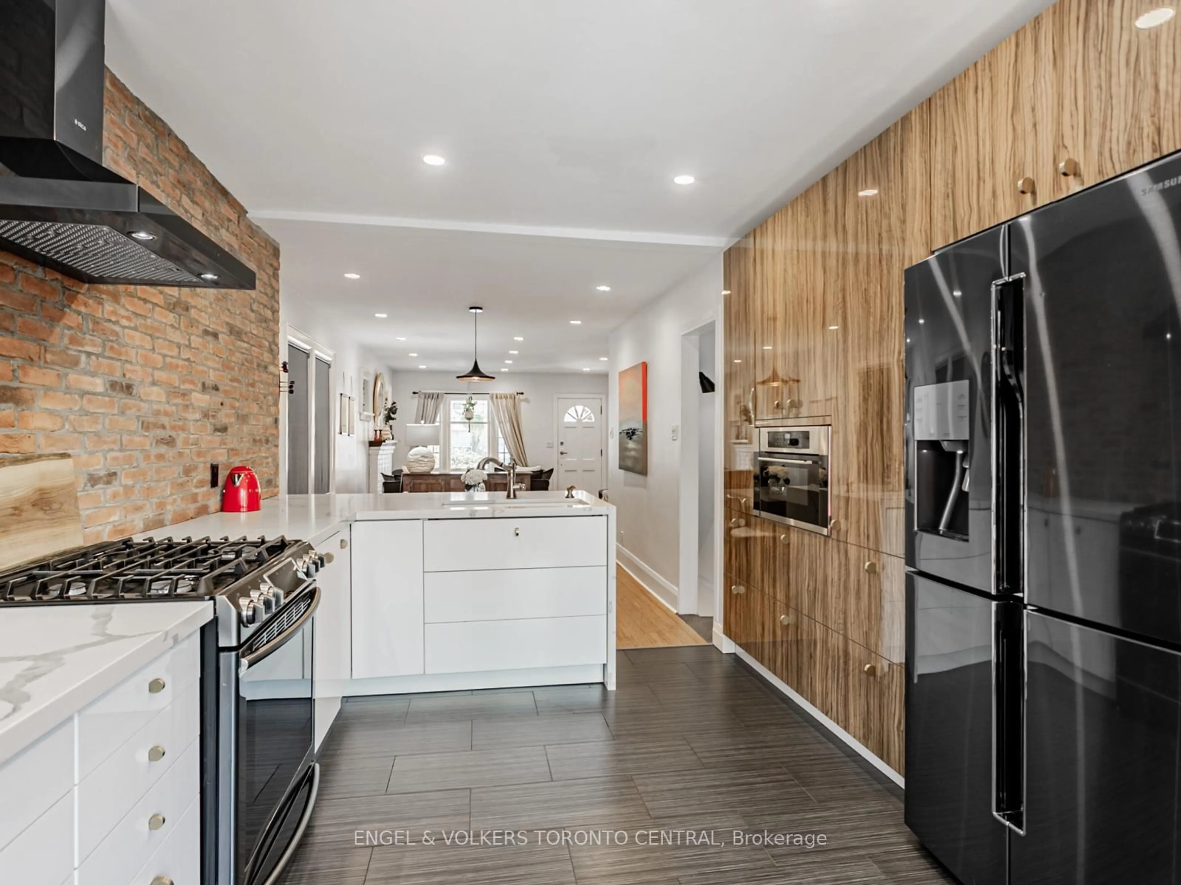 Open concept kitchen, unknown for 54 Winona Dr, Toronto Ontario M6G 3S6