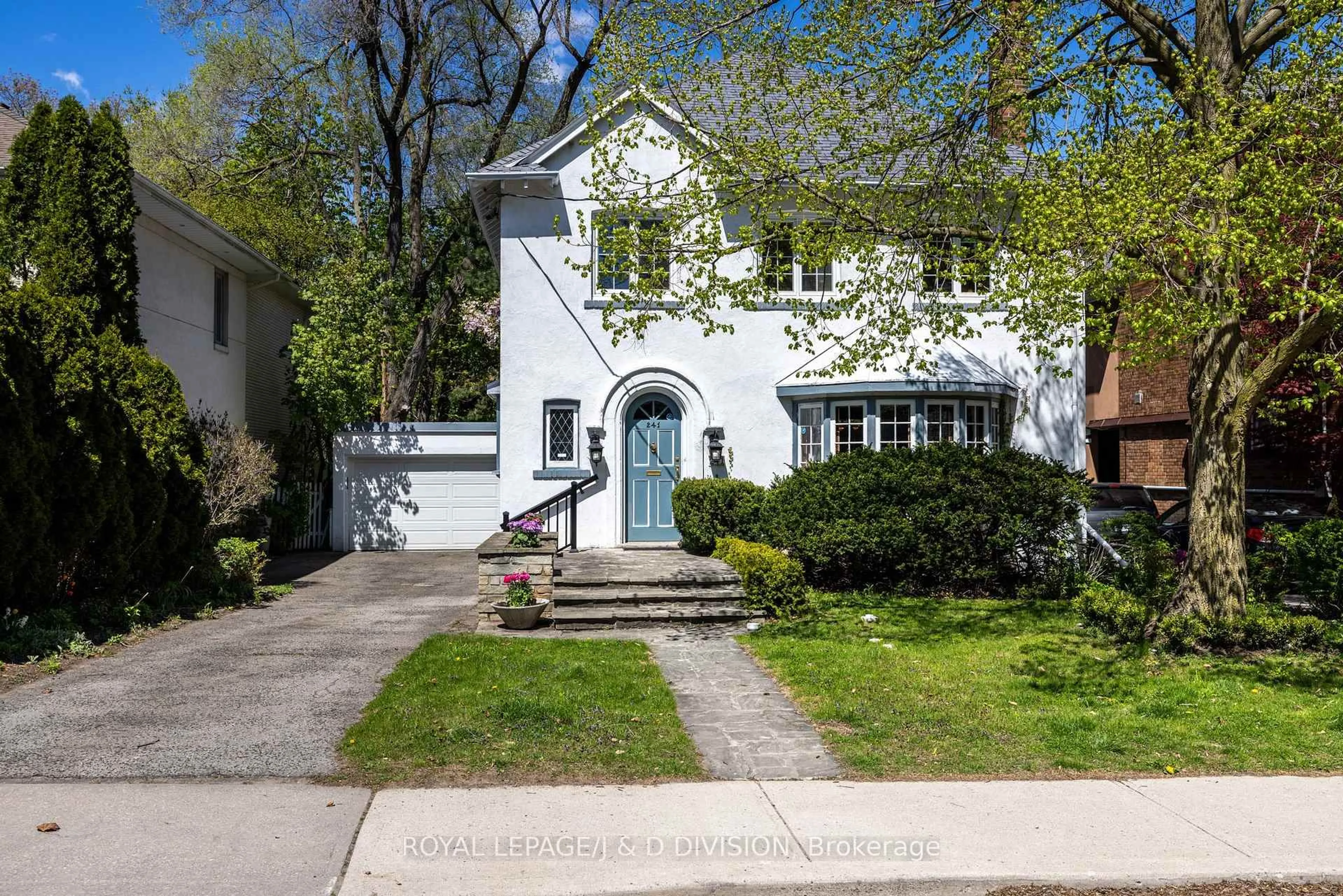 Unknown for 241 Forest Hill Rd, Toronto Ontario M5P 2N3