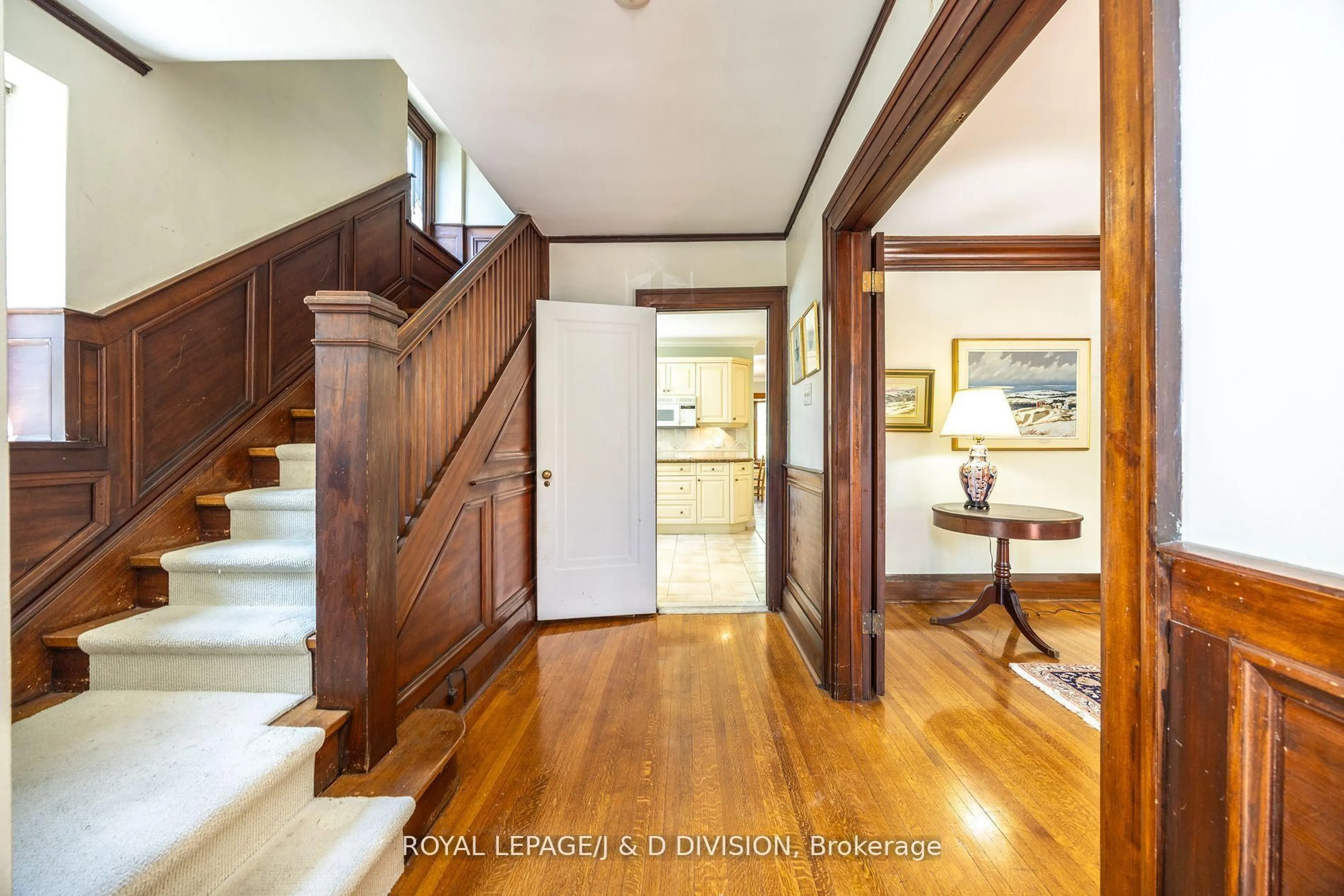 Indoor foyer for 241 Forest Hill Rd, Toronto Ontario M5P 2N3