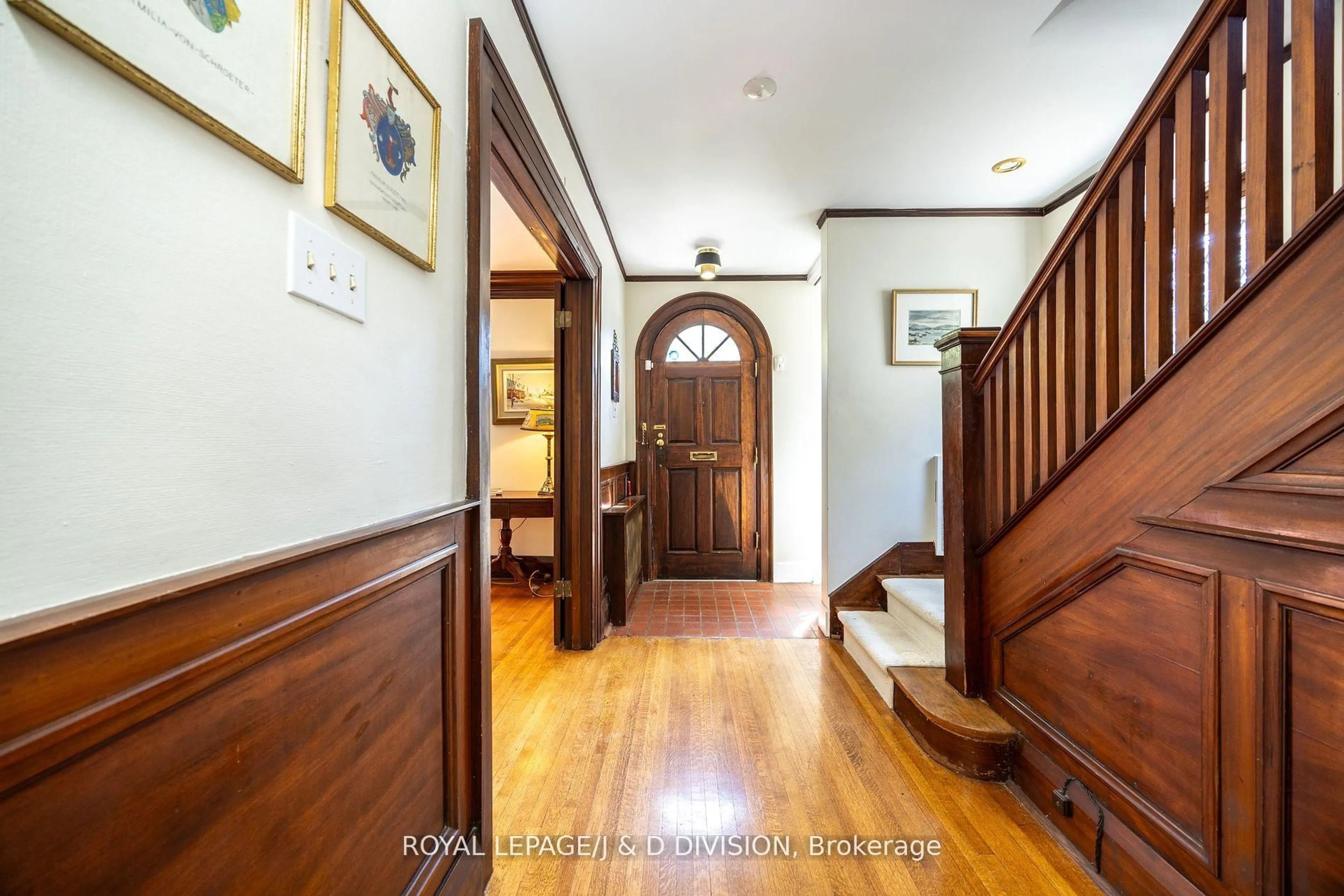 Indoor foyer for 241 Forest Hill Rd, Toronto Ontario M5P 2N3