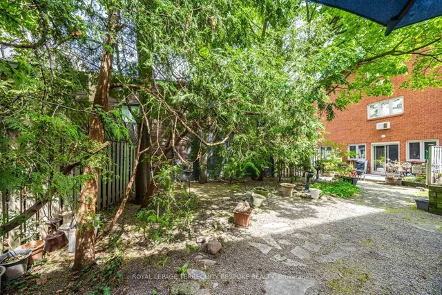 Primary image of 379 Albany Ave