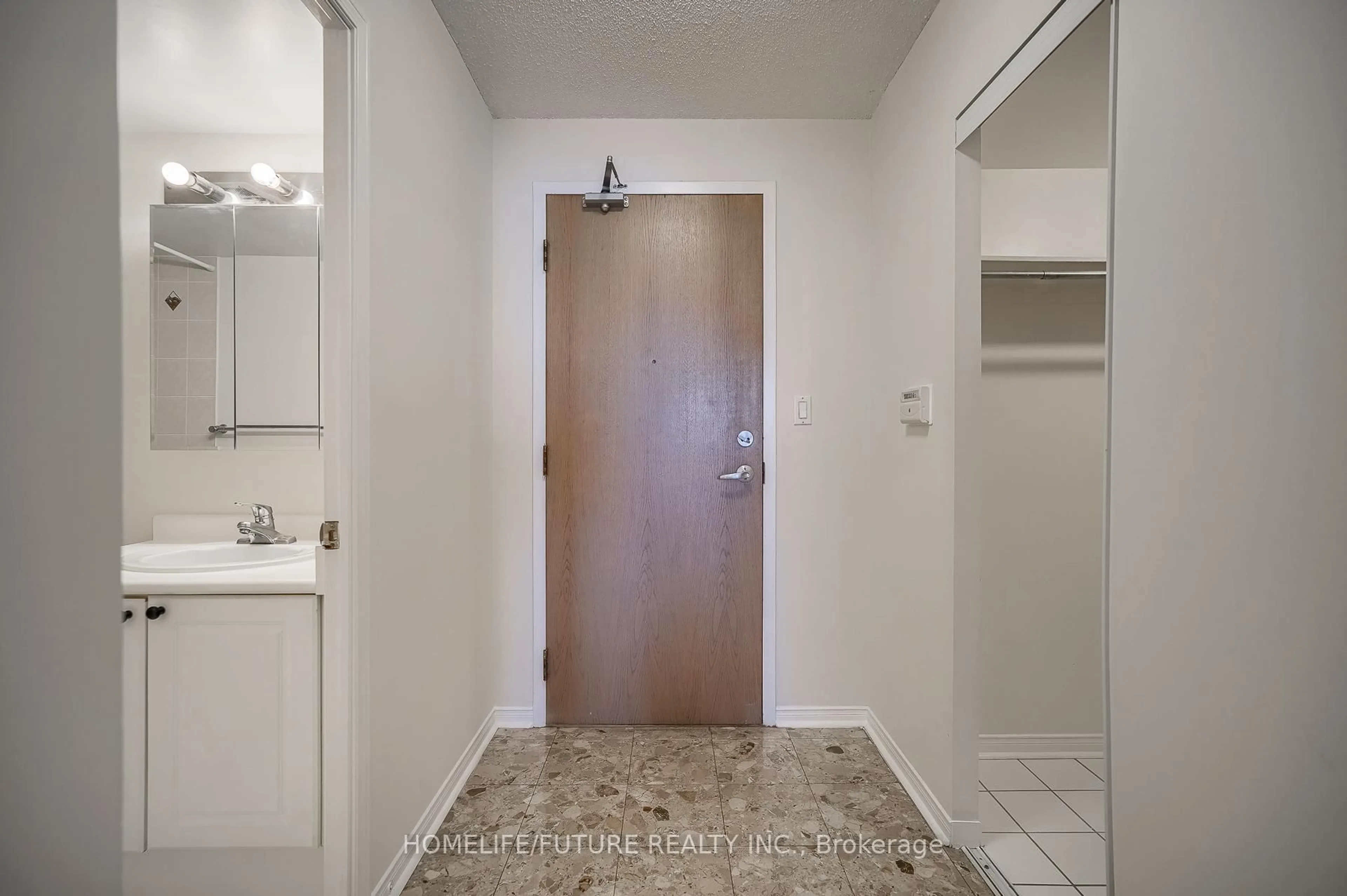 Indoor entryway for 233 Beecroft Rd #1622, Toronto Ontario M2N 6Z9