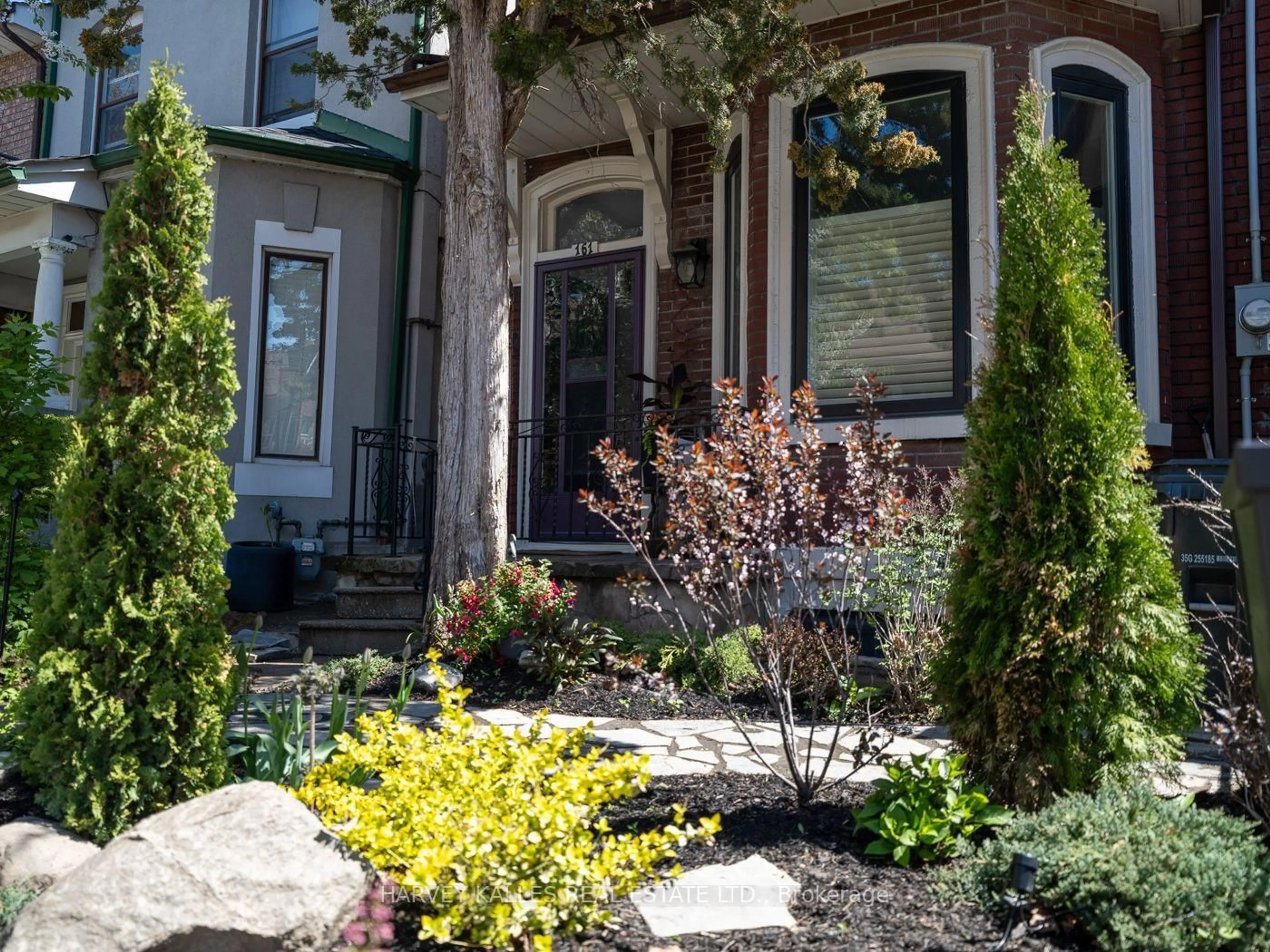 Indoor entryway for 161 Euclid Ave, Toronto Ontario M6J 2J8