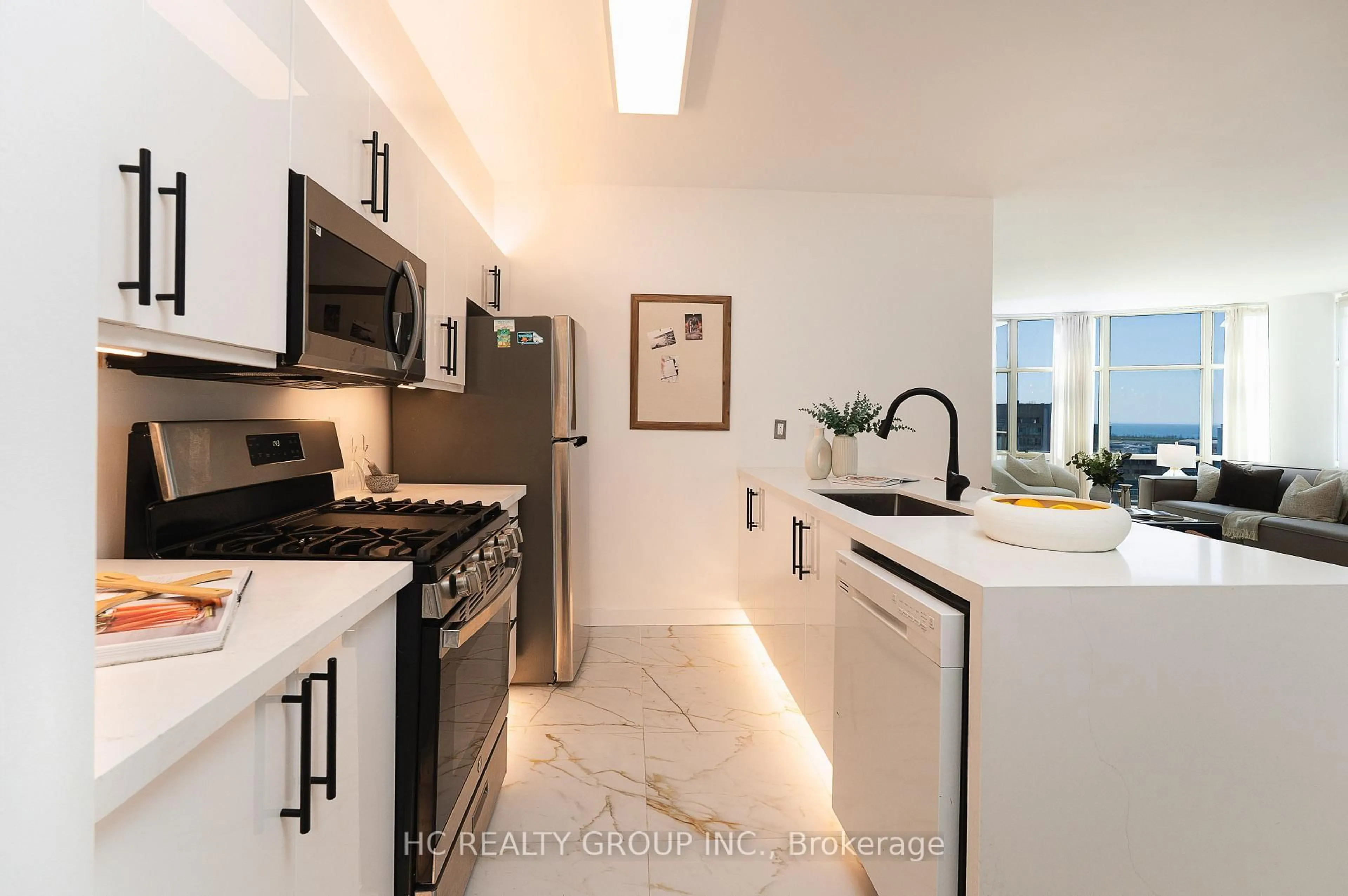 Standard kitchen, ceramic/tile floor for 35 Mariner Terr #1212, Toronto Ontario M5V 3V9
