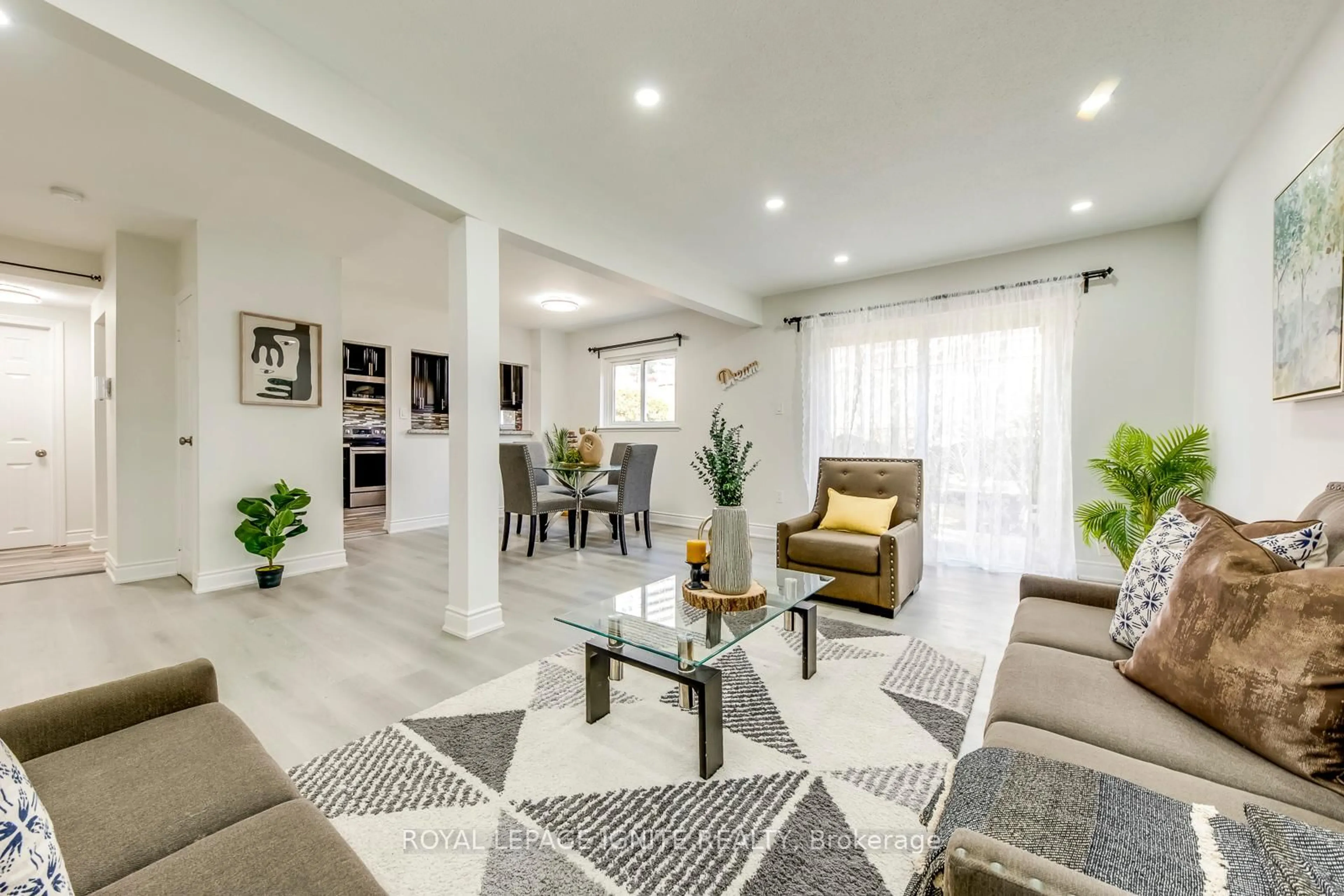 Living room with furniture, unknown for 10 Leith Hill Rd #4, Toronto Ontario M2J 1Z2