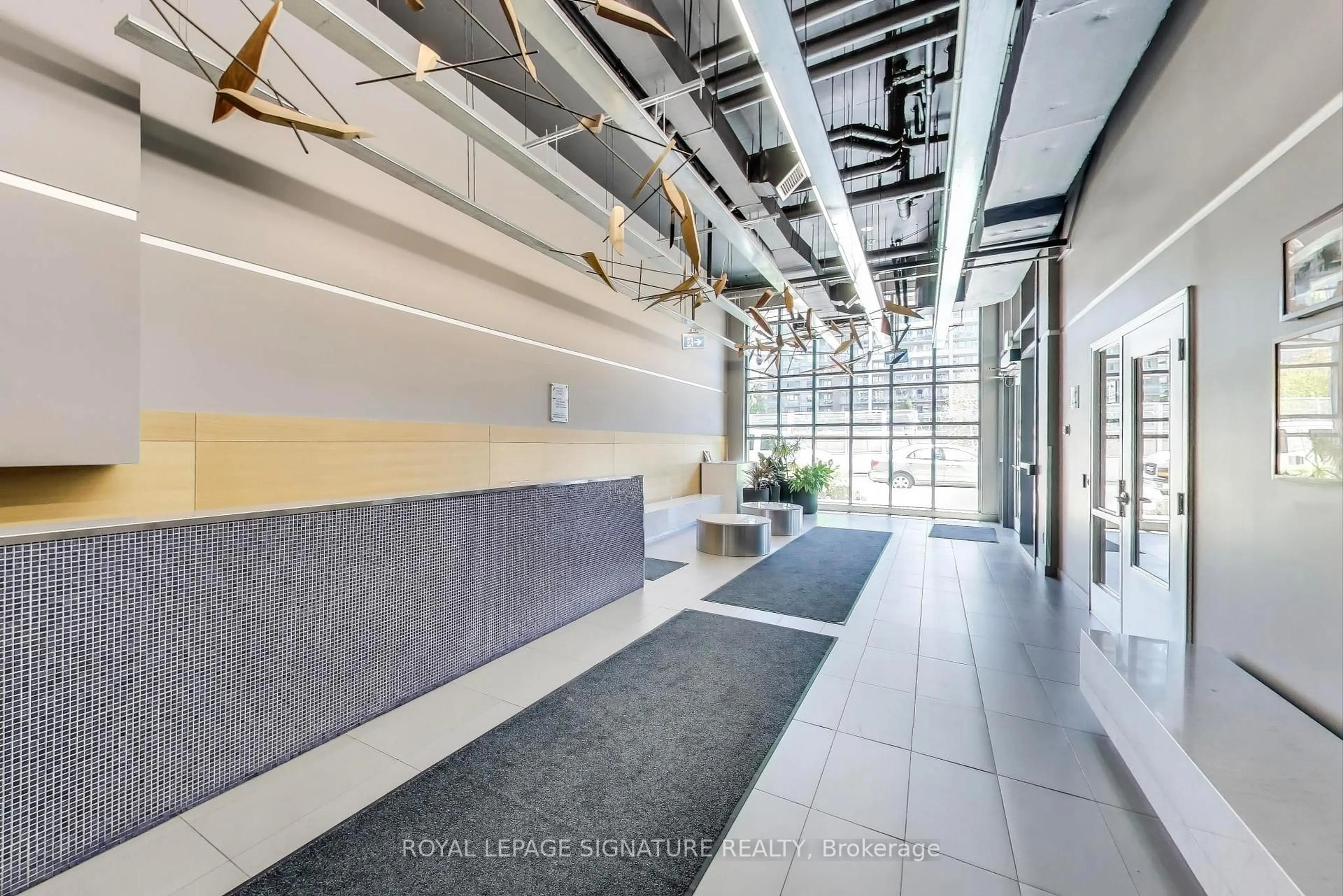 Indoor foyer for 150 Sudbury St #417, Toronto Ontario M6J 3S8