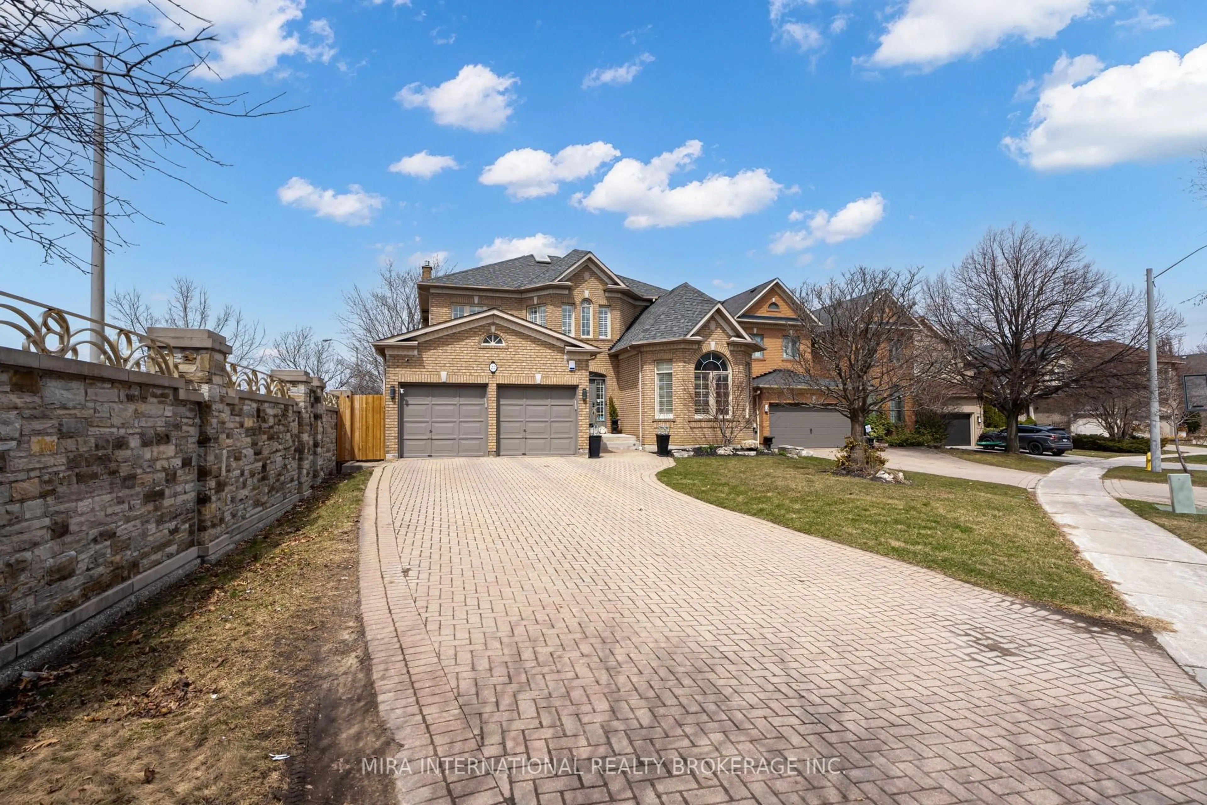 A pic from outside/outdoor area/front of a property/back of a property/a pic from drone, street for 22 Tillingham Keep N/A, Toronto Ontario M3H 6A1