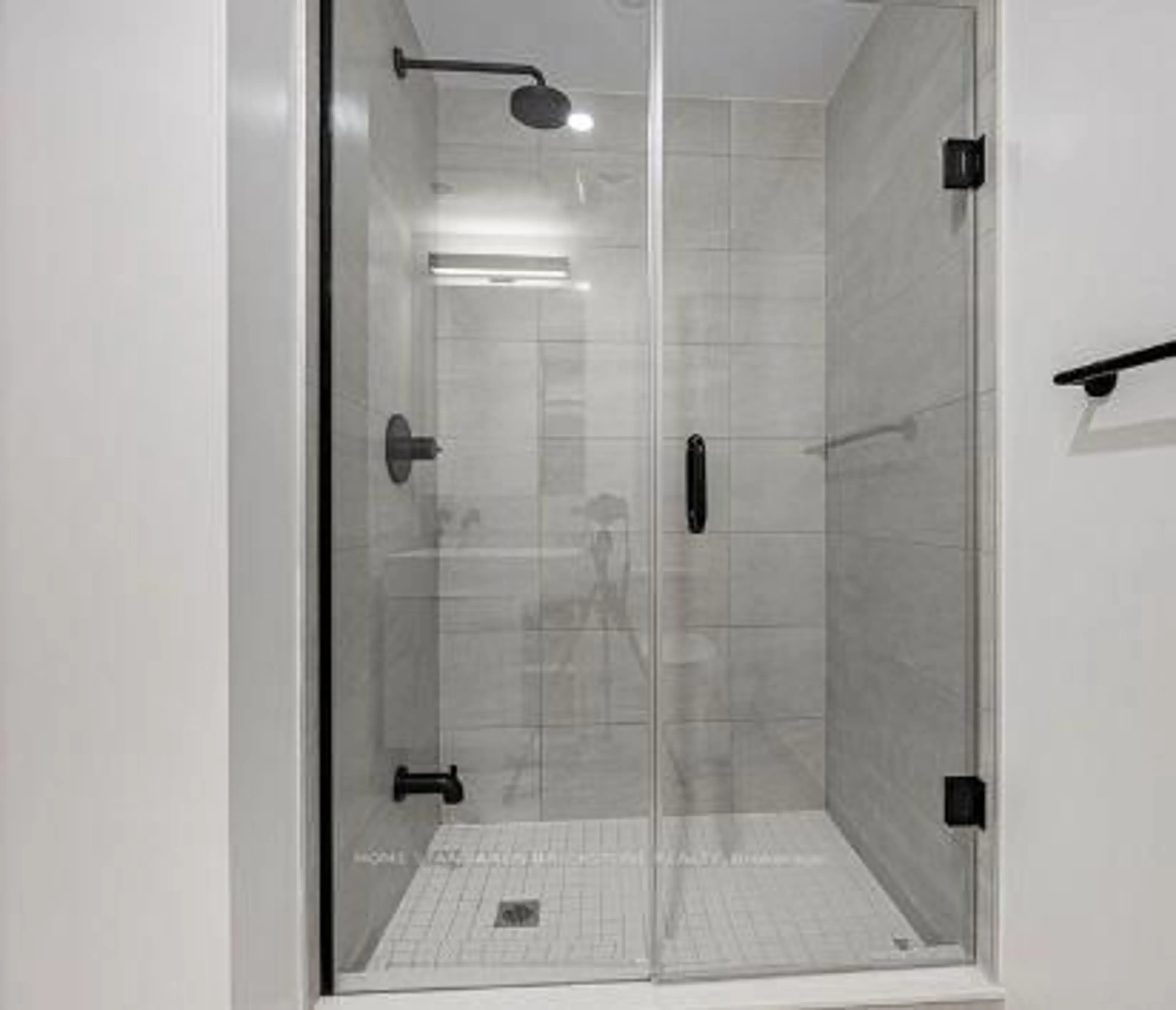 Contemporary bathroom, ceramic/tile floor for 108 Peter St #2011, Toronto Ontario M5V 0W2