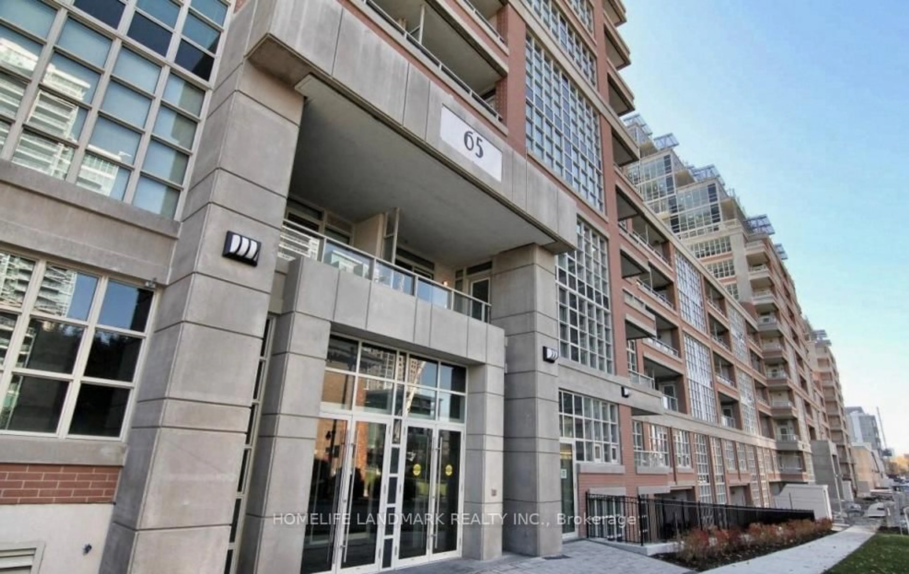 Indoor foyer for 65 East Liberty St #1117, Toronto Ontario M6K 3R2