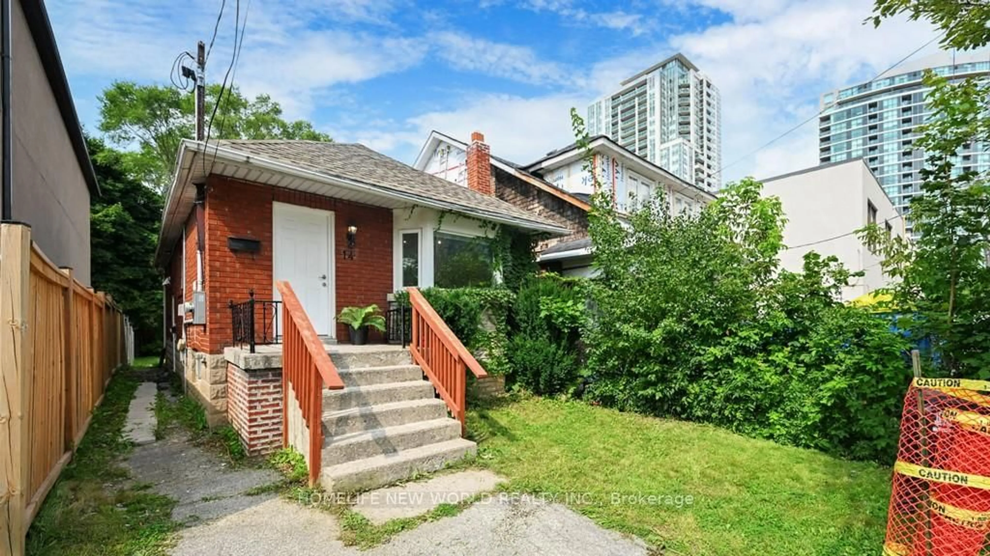 Home with brick exterior material, street for 14 Franklin Ave, Toronto Ontario M2N 1B6