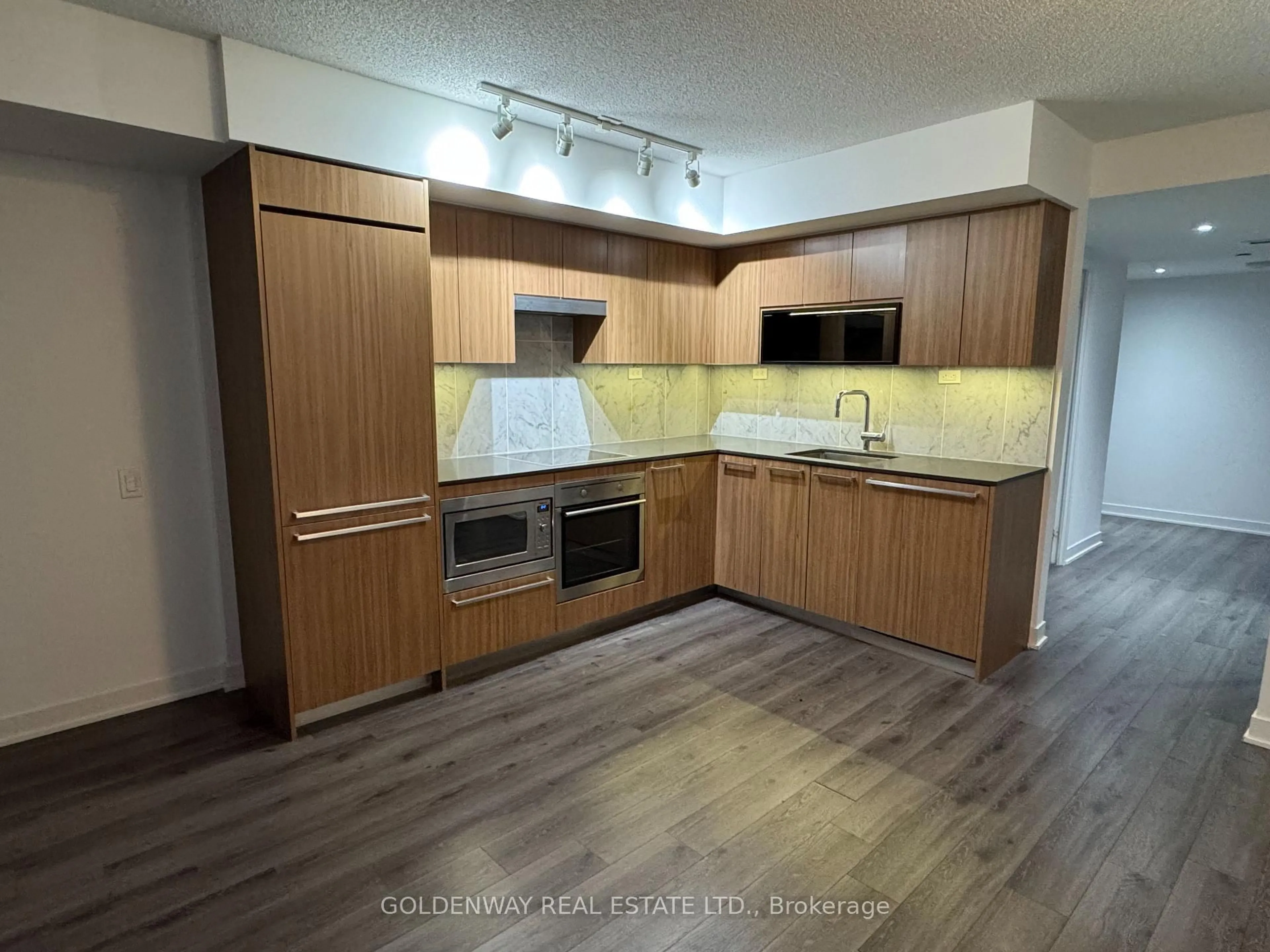 Standard kitchen, wood/laminate floor for 70 Queens Wharf Rd #1609, Toronto Ontario M5V 0J2