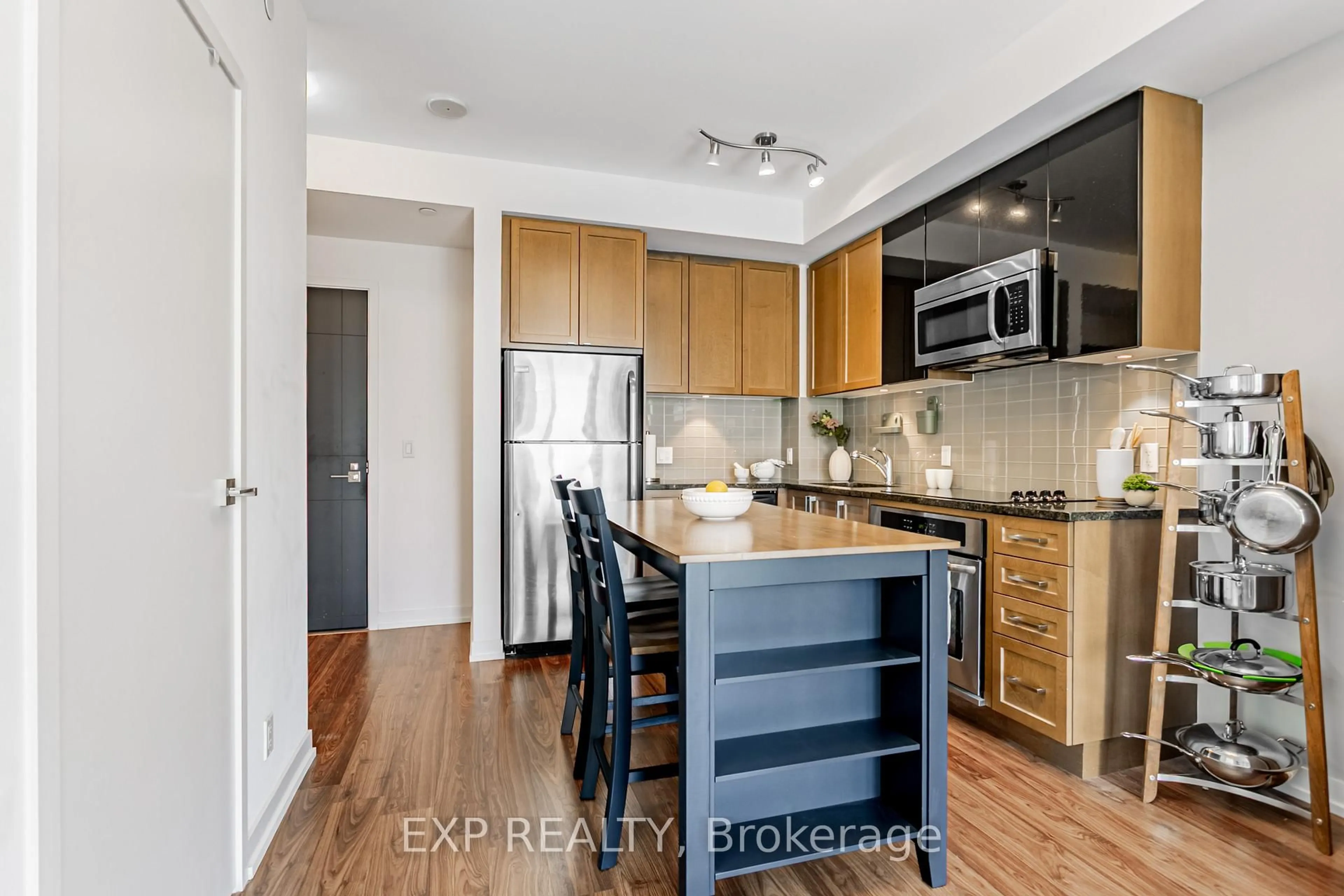 Unknown for 98 Lillian St #1018, Toronto Ontario M4S 0A5