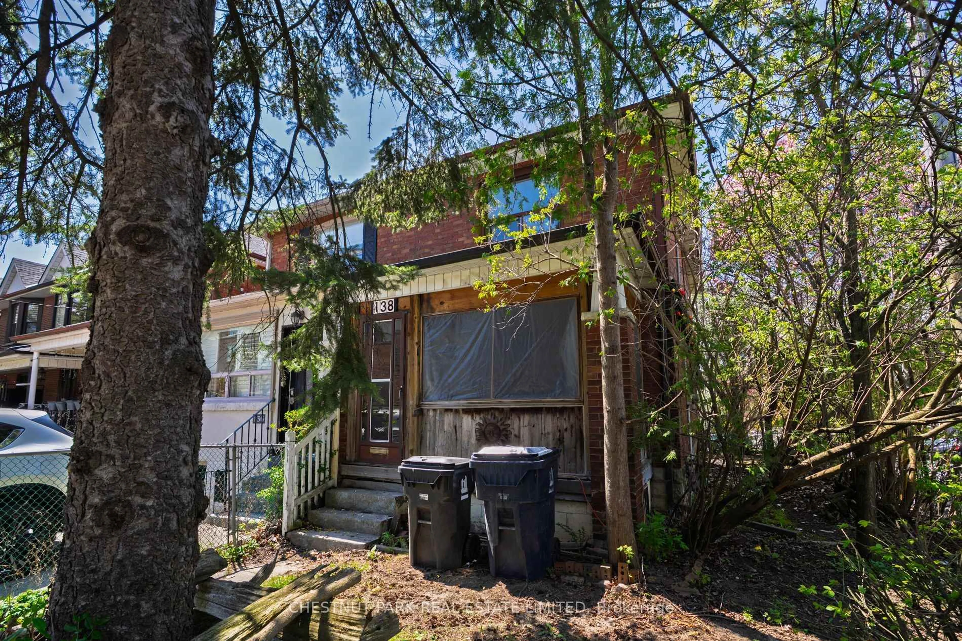 Unknown for 138 Winona Dr, Toronto Ontario M6G 3S7