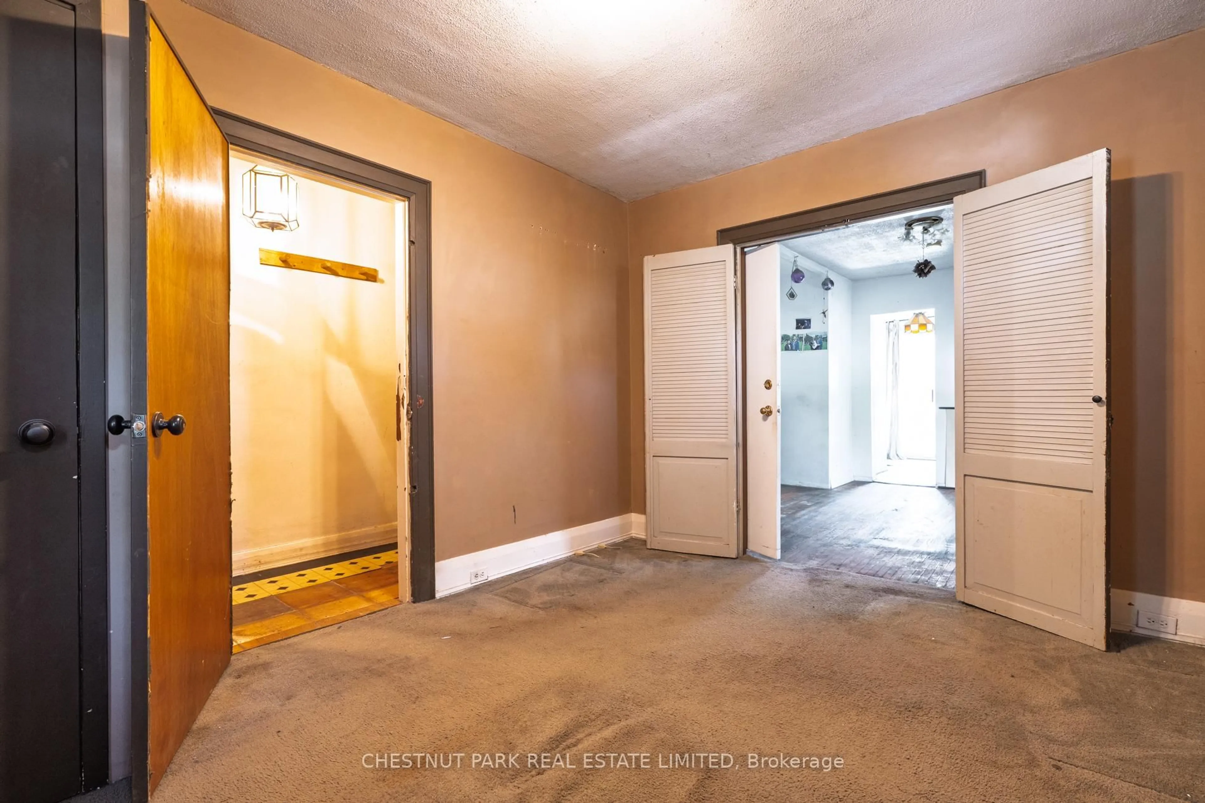 Unknown for 138 Winona Dr, Toronto Ontario M6G 3S7