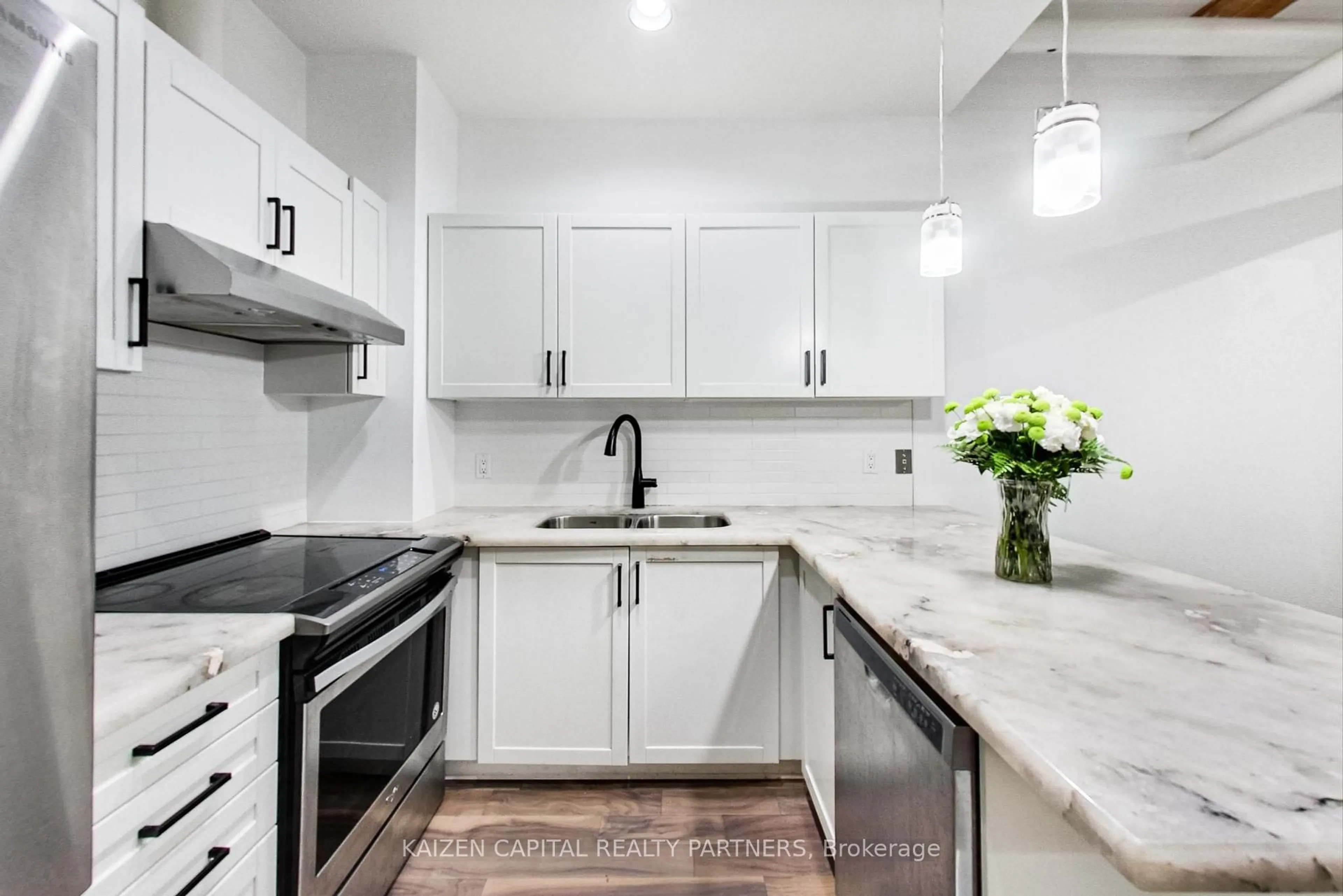 Unknown for 90 Sherbourne St #103, Toronto Ontario M5A 2R1