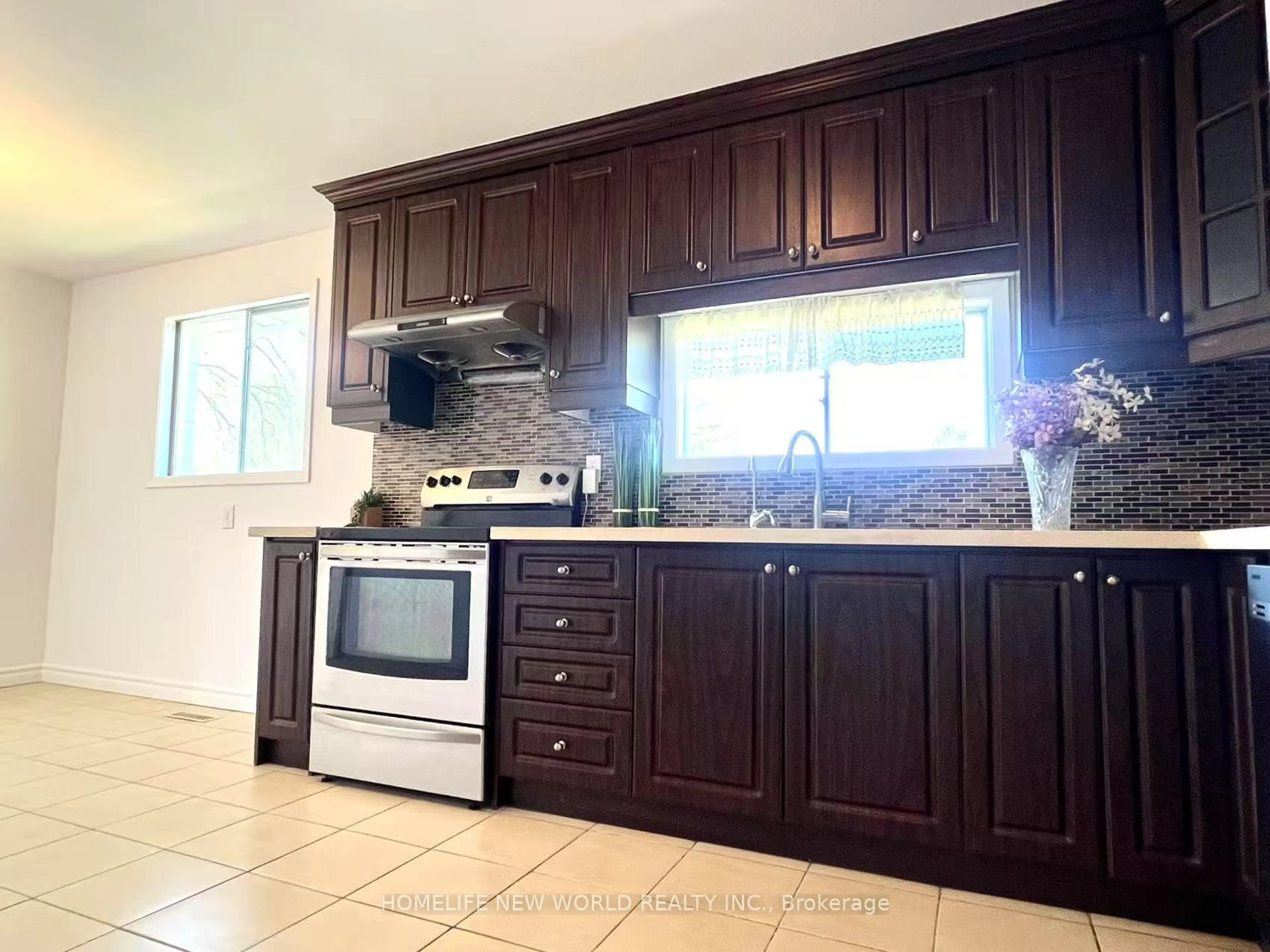 Standard kitchen, ceramic/tile floor for 69 Harrington Cres, Toronto Ontario M2M 2Y7