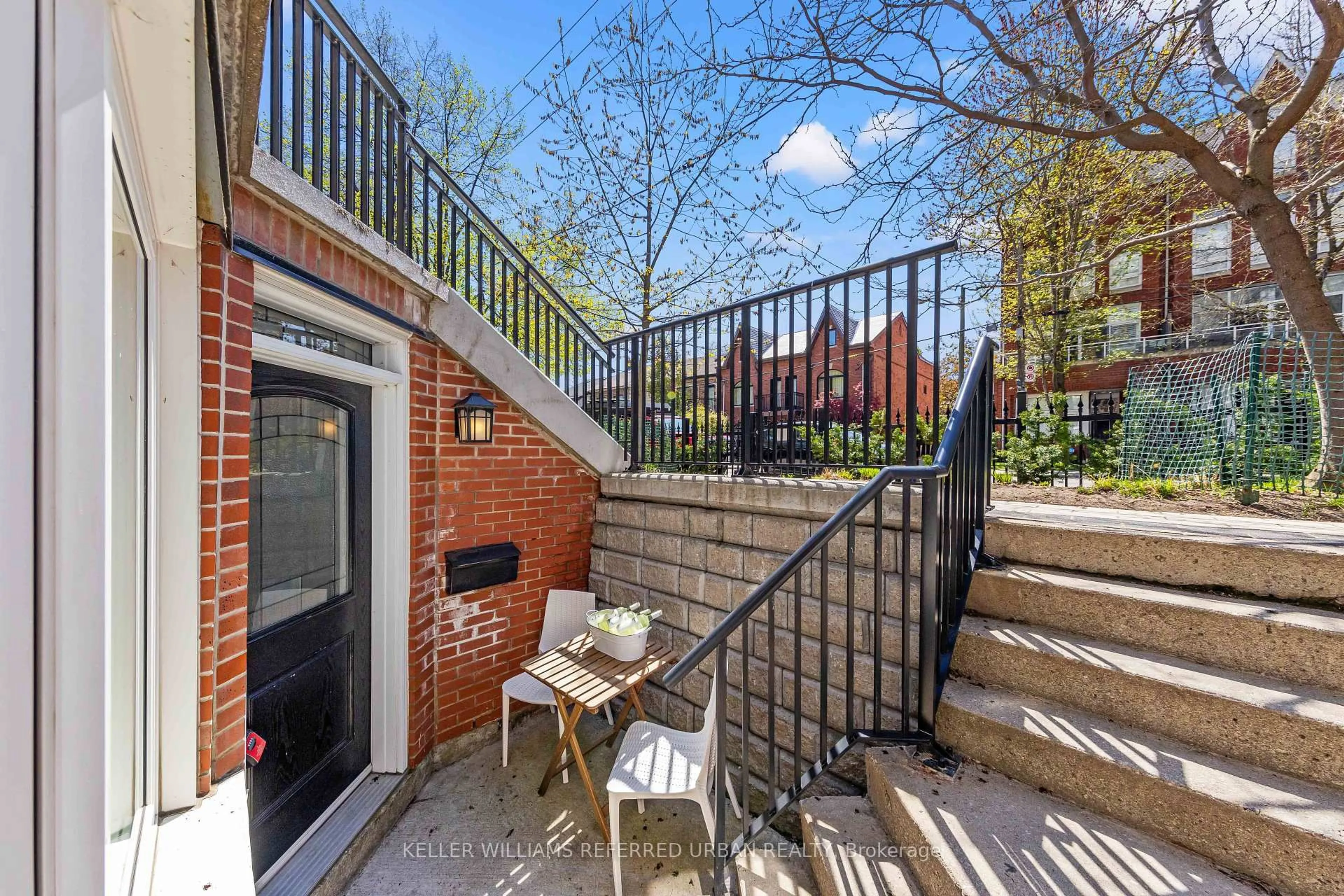 Patio, street for 39 Tecumseth St #45A, Toronto Ontario M5V 2X6