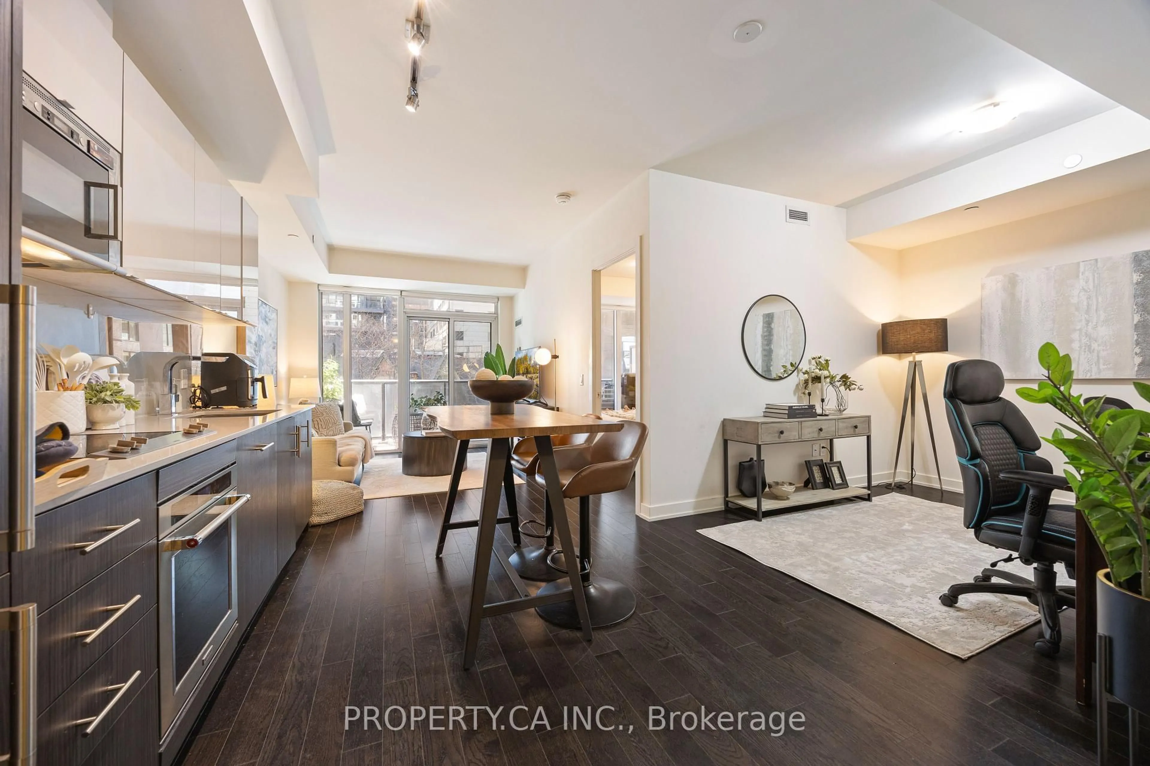 Open concept kitchen, unknown for 330 Richmond St #319, Toronto Ontario M5V 0M4
