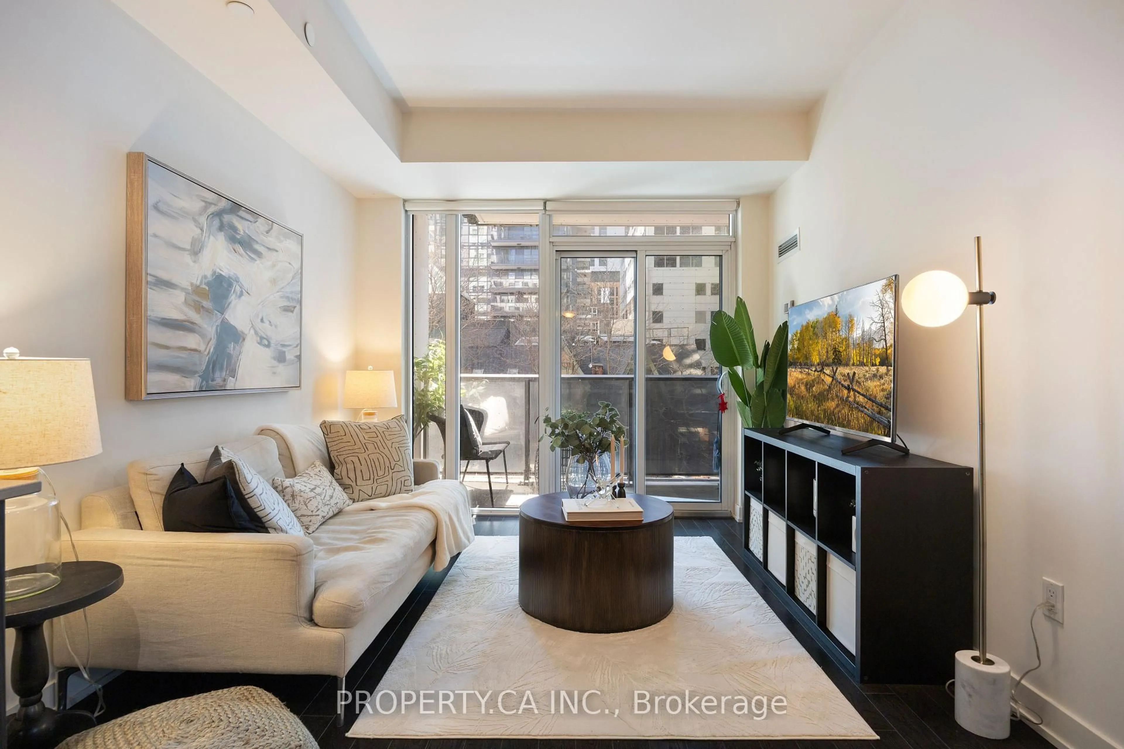 Living room with furniture, unknown for 330 Richmond St #319, Toronto Ontario M5V 0M4