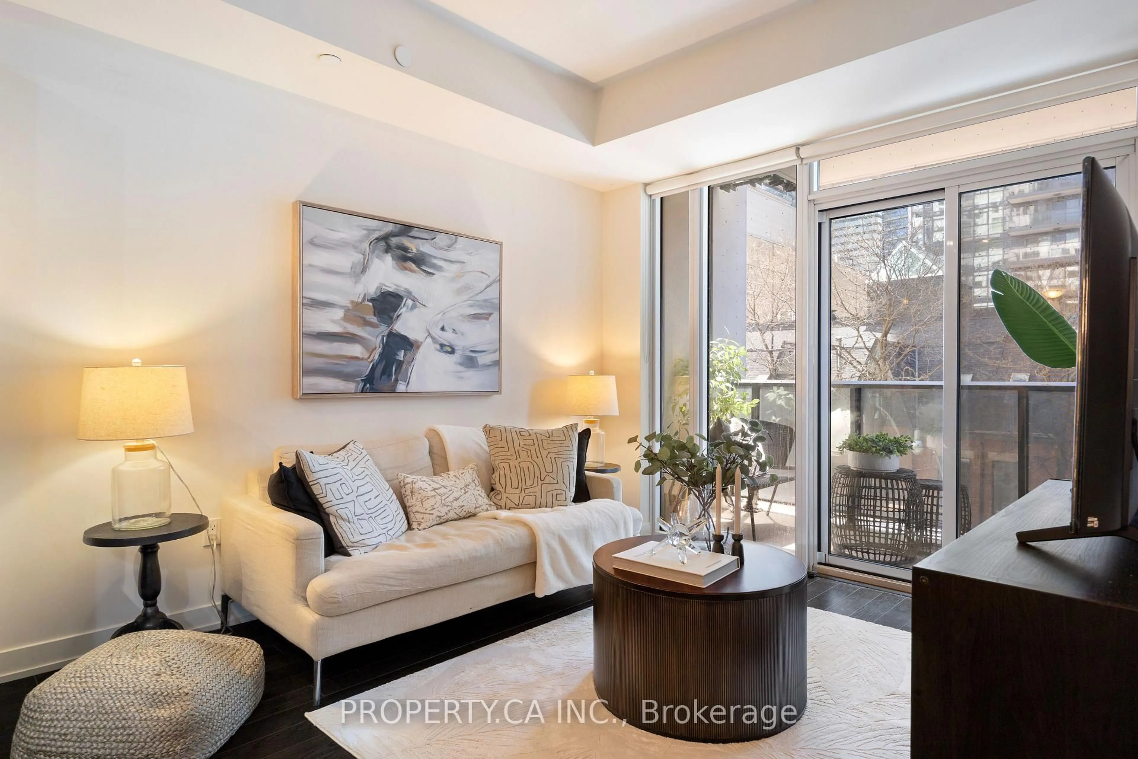 Living room with furniture, unknown for 330 Richmond St #319, Toronto Ontario M5V 0M4
