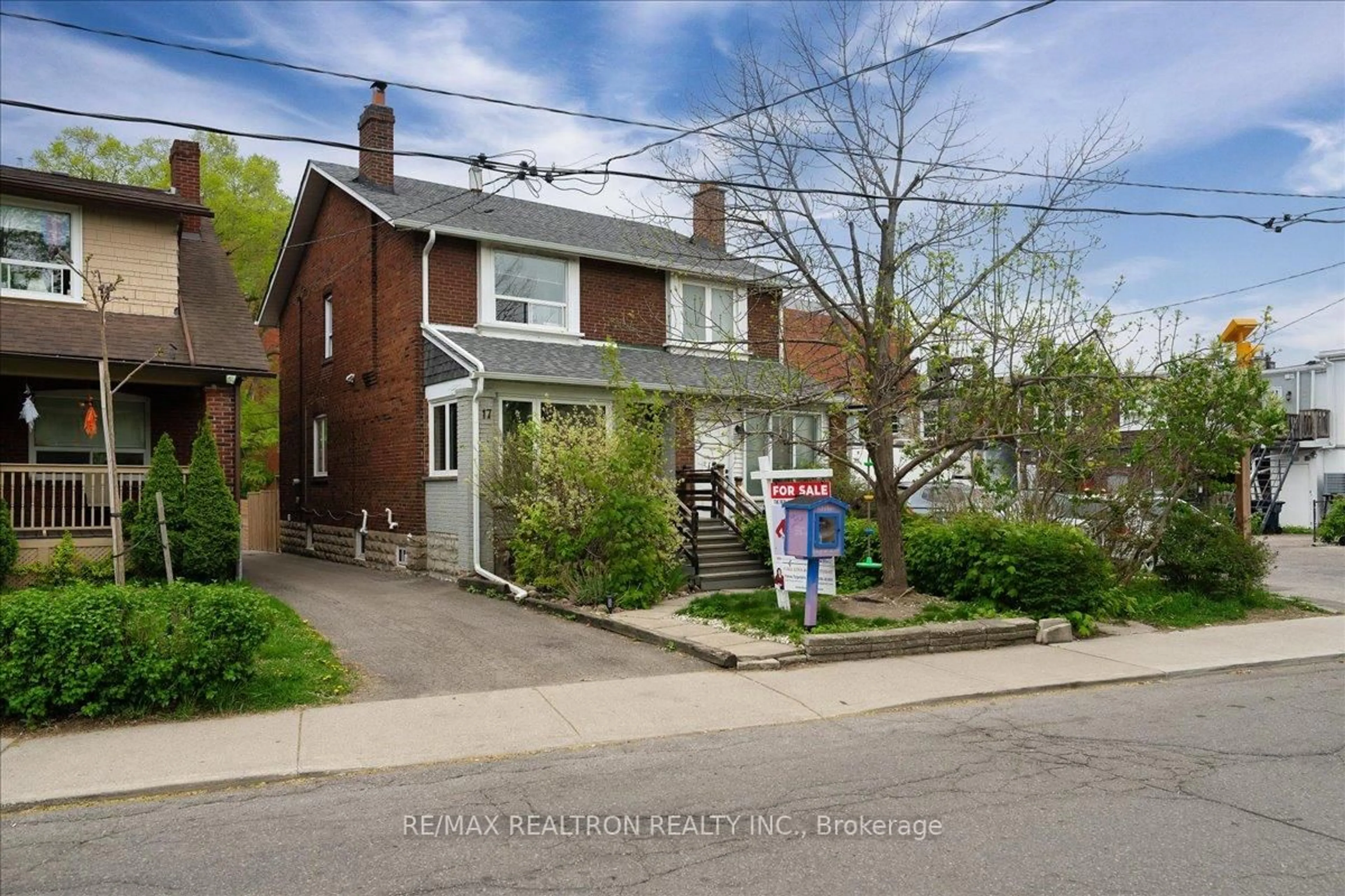Home with brick exterior material, street for 17 Ranleigh Ave, Toronto Ontario M4N 1X2