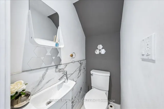 Additional property image - 17 Ranleigh Ave