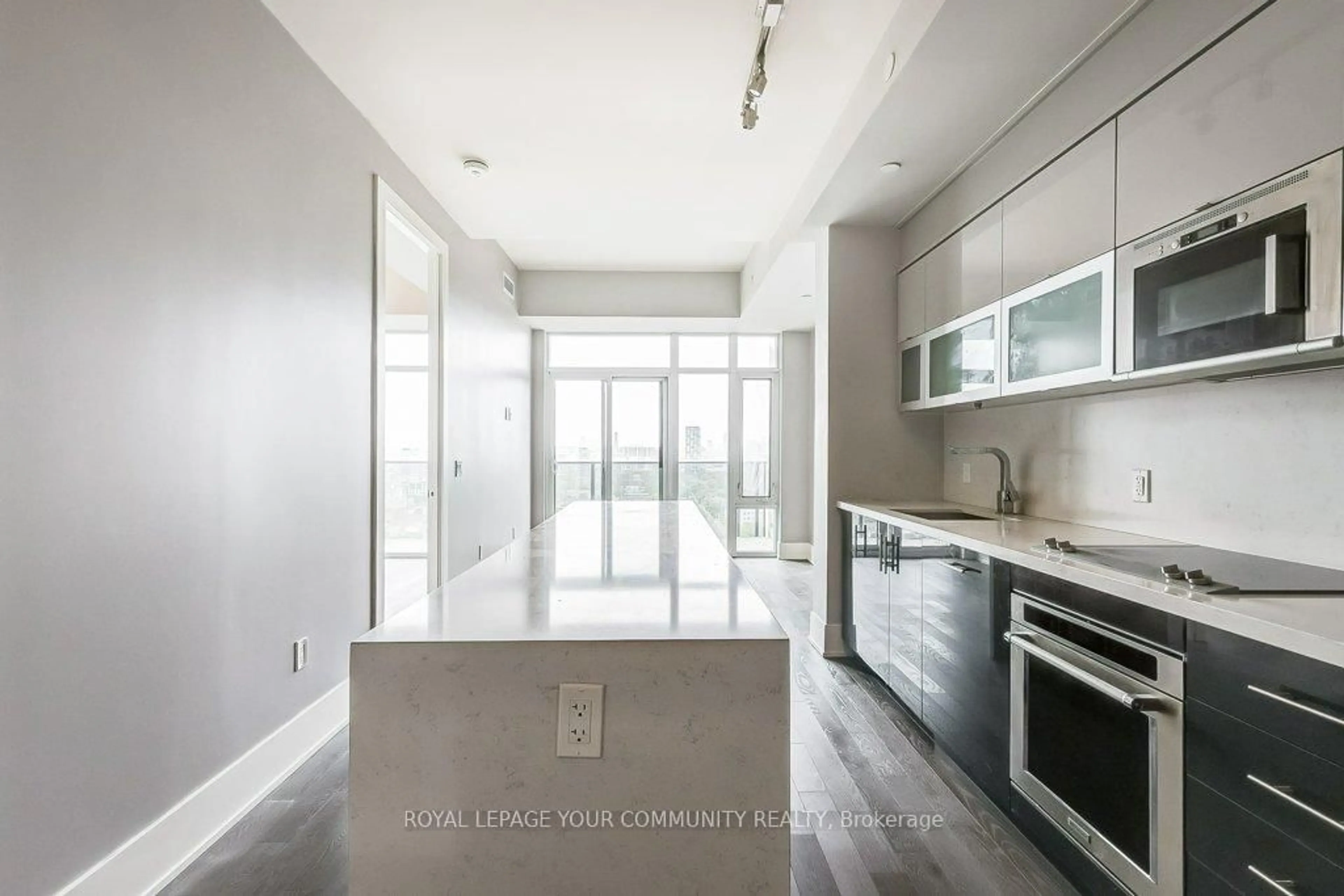 Open concept kitchen, ceramic/tile floor for 330 Richmond St #2712, Toronto Ontario M5V 1X2