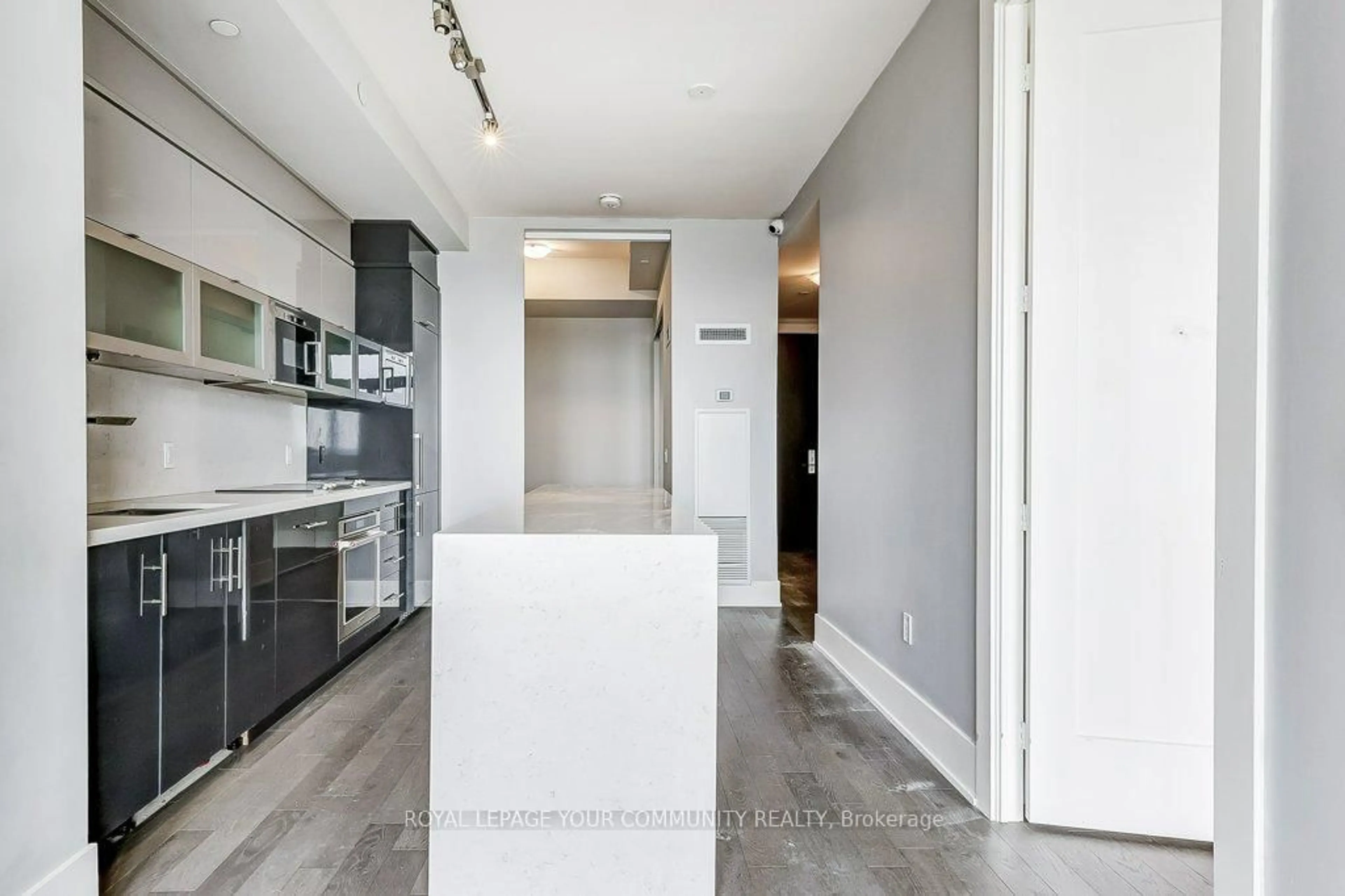 Open concept kitchen, unknown for 330 Richmond St #2712, Toronto Ontario M5V 1X2
