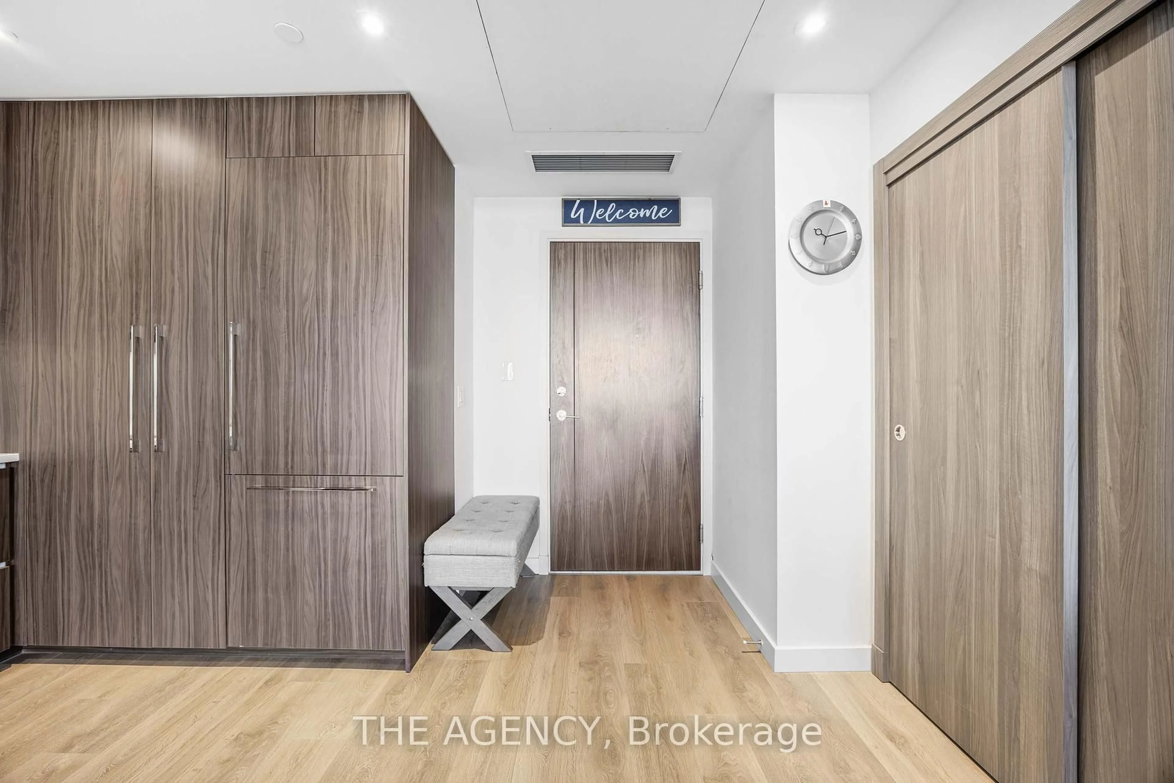 Indoor entryway for 27 McMahon Dr #3308, Toronto Ontario M2K 0J2
