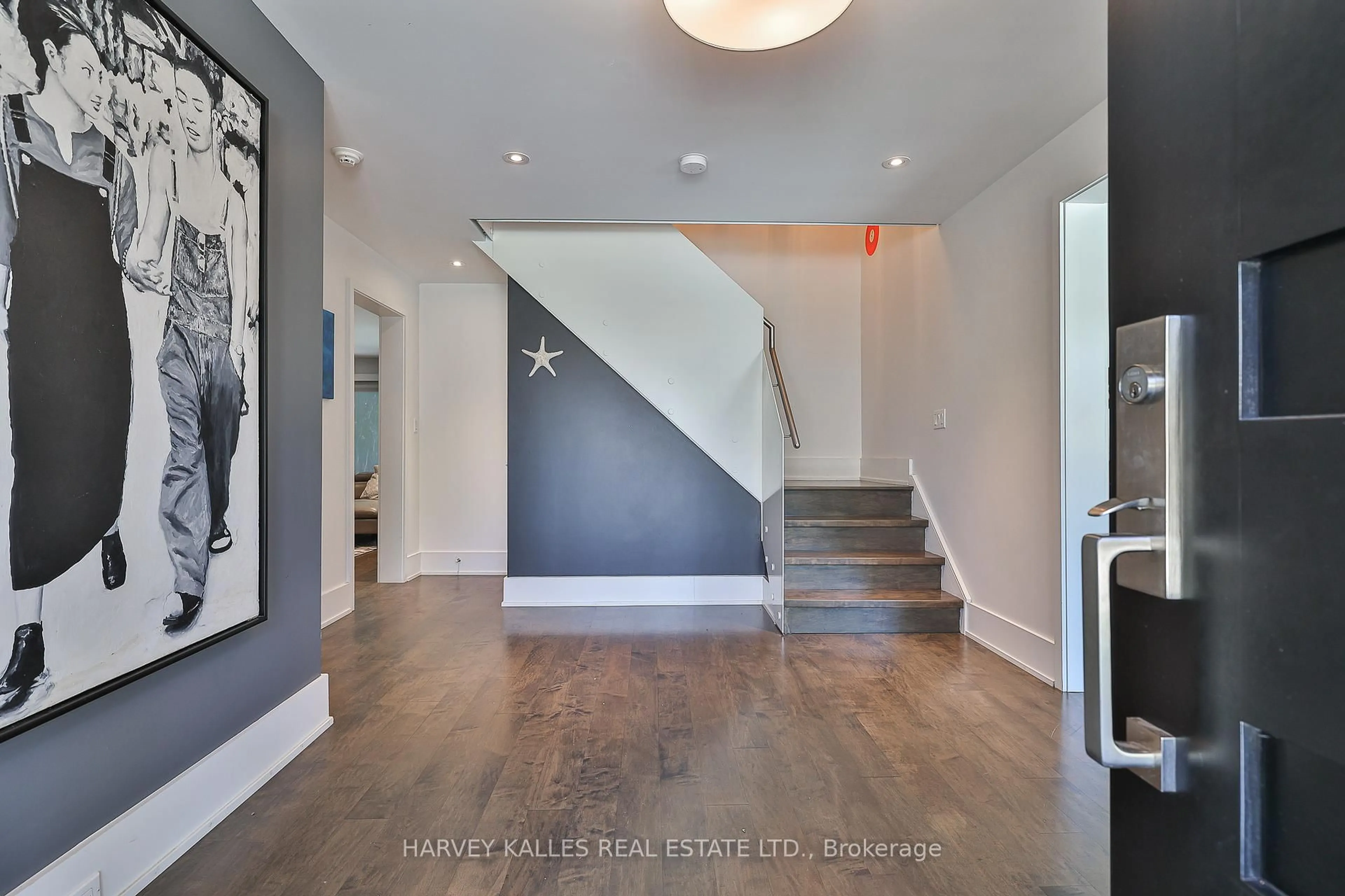 Indoor entryway for 4 Kimloch Cres, Toronto Ontario M3B 2J6